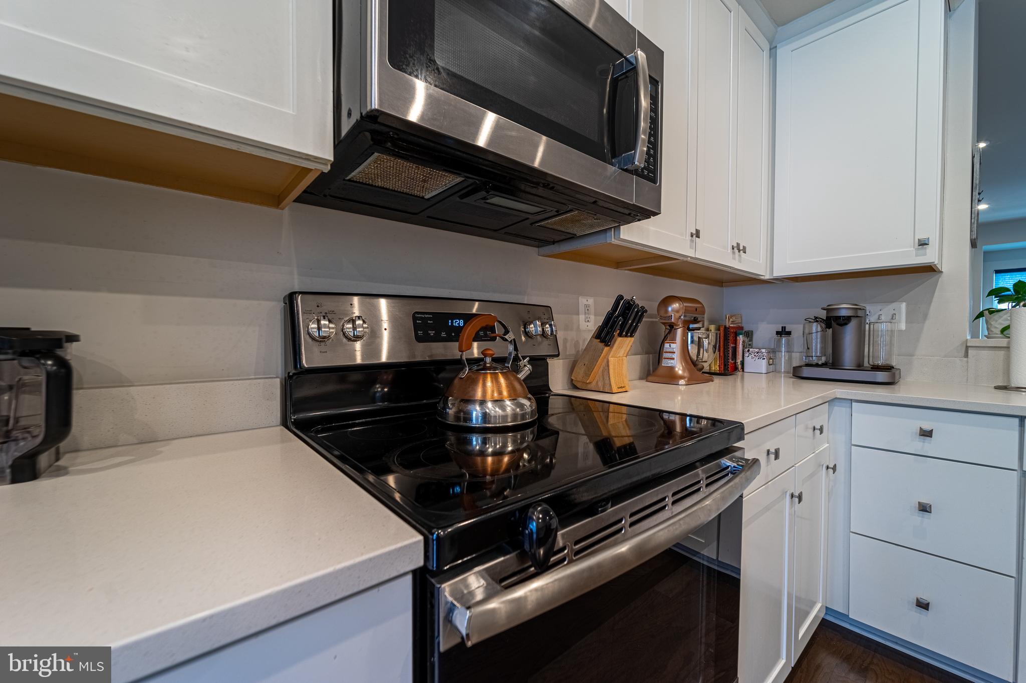 LARGO CRESCENT - Residential