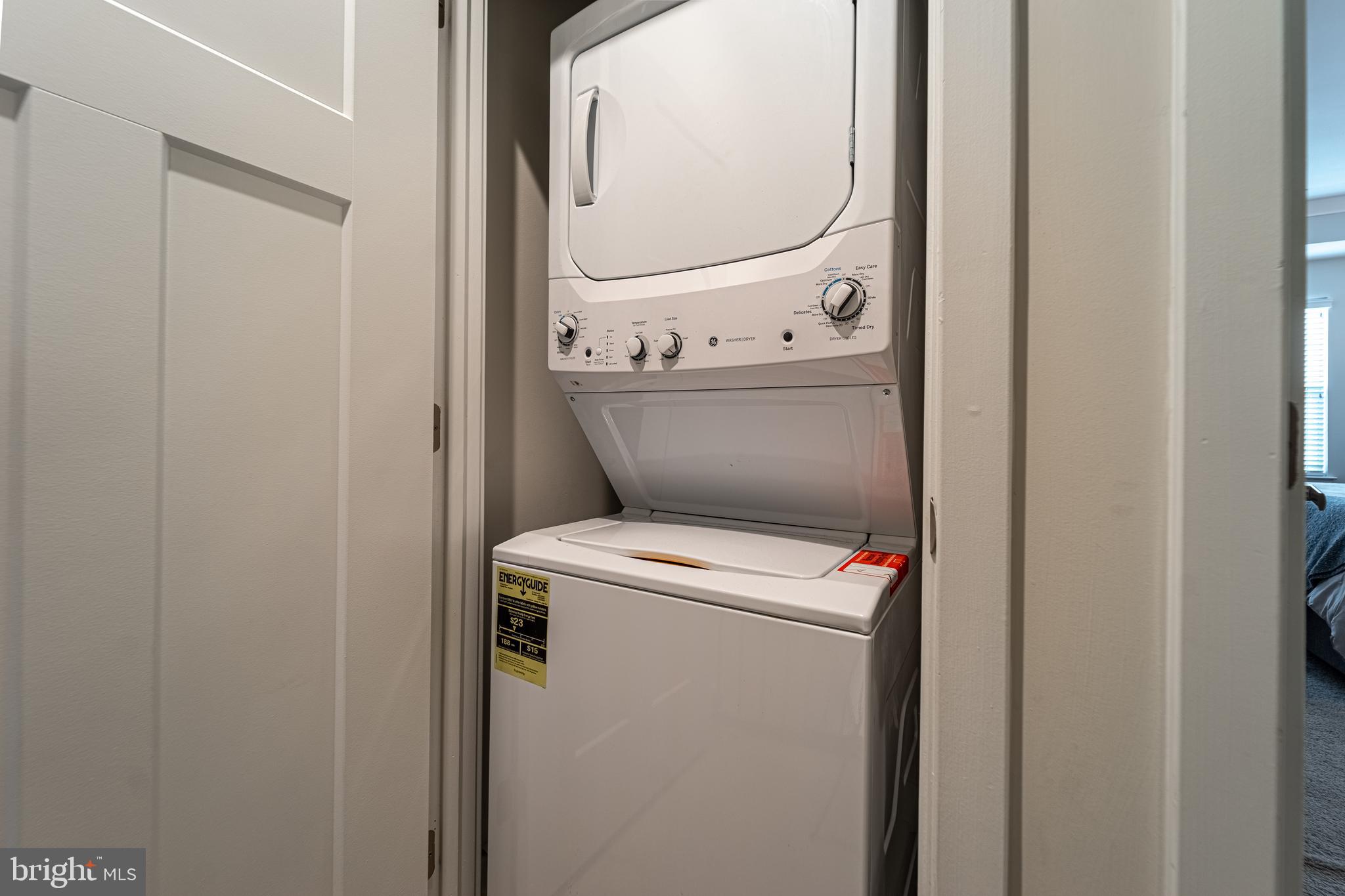 LARGO CRESCENT - Residential