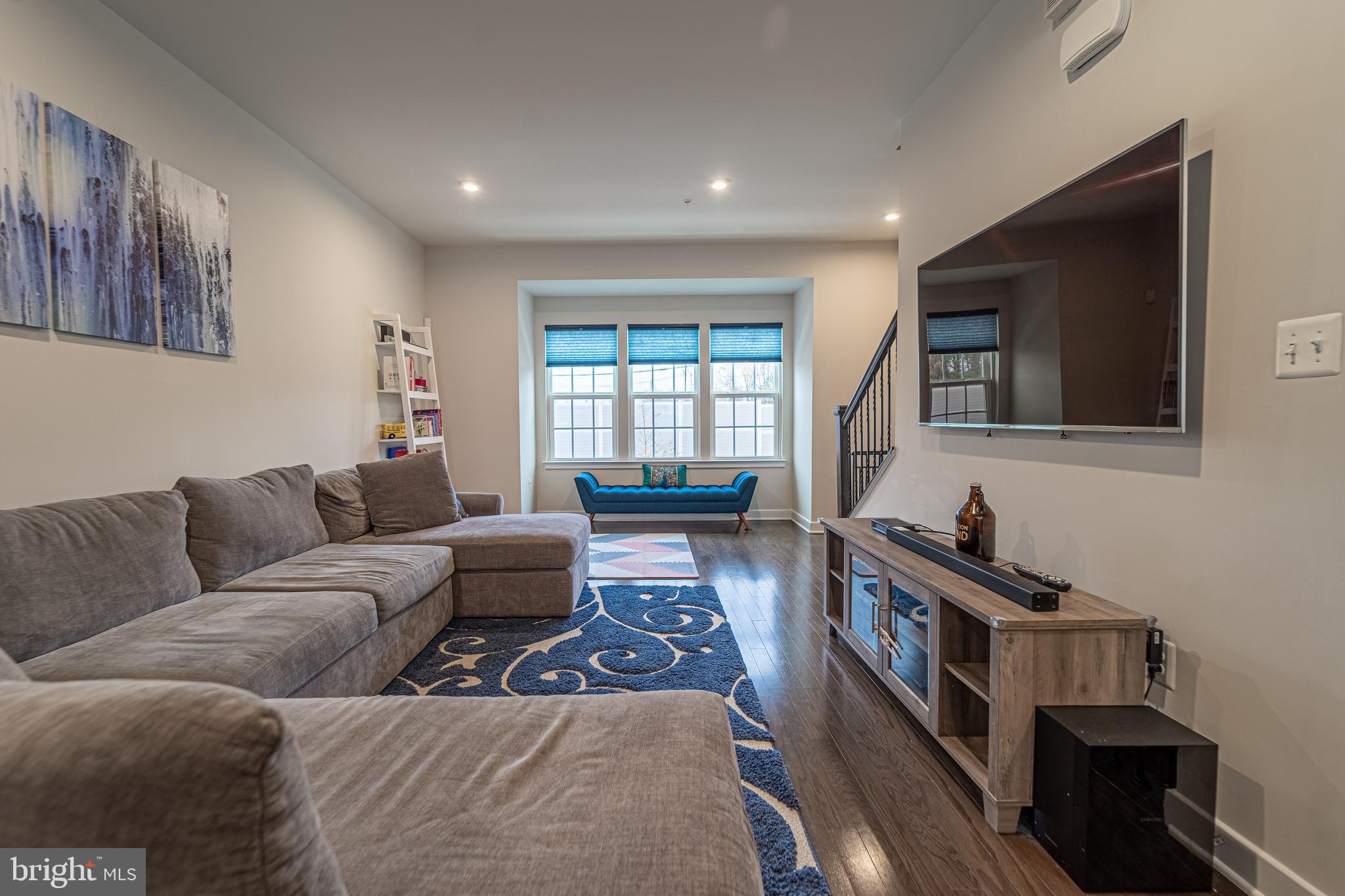 LARGO CRESCENT - Residential