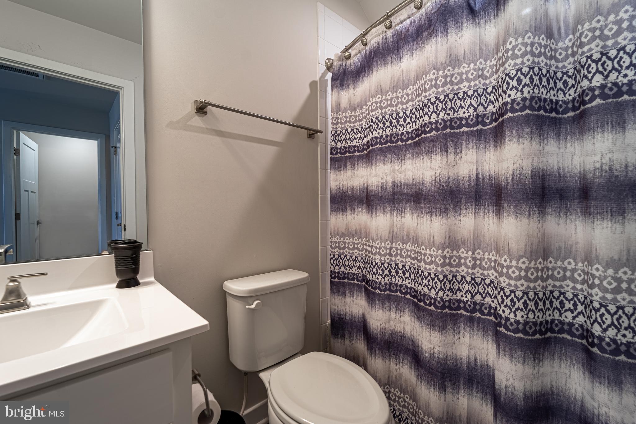 LARGO CRESCENT - Residential