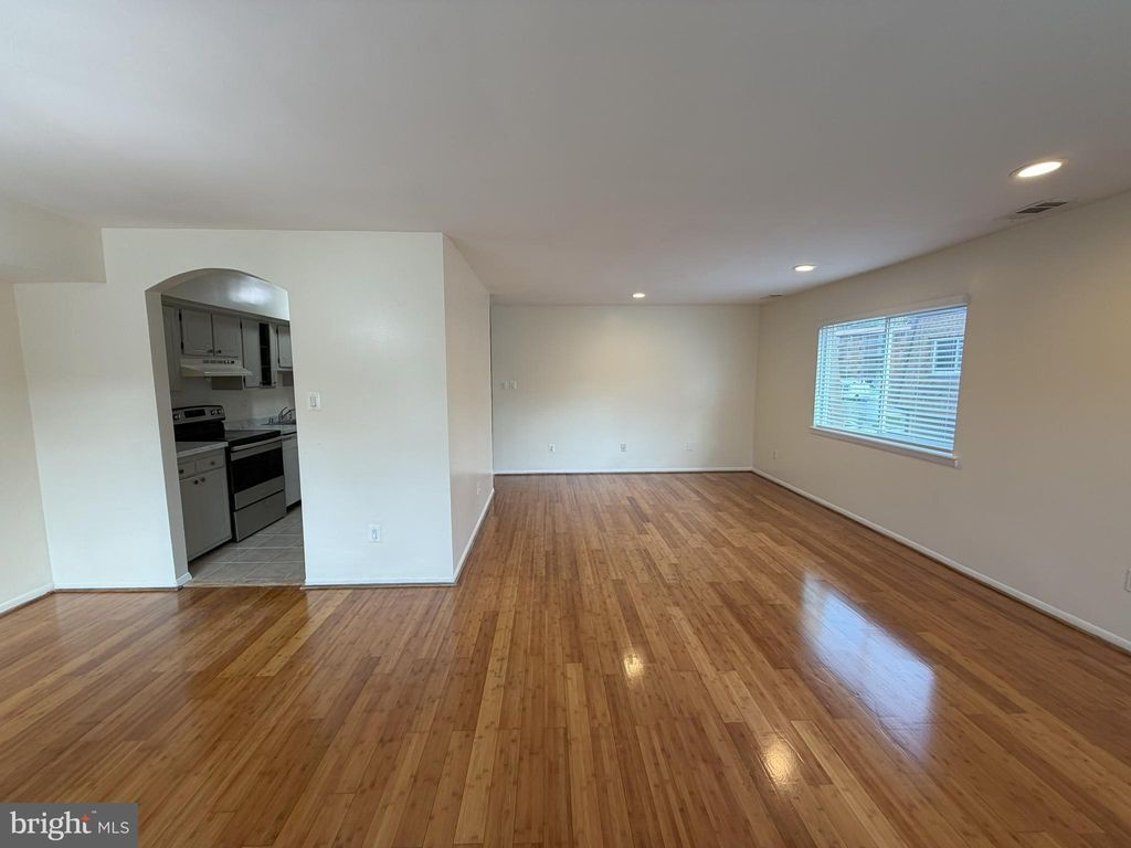 Photo of 3804 El Cerrito Place #4E, ALEXANDRIA, VA 22309 (MLS # VAFX2274296)