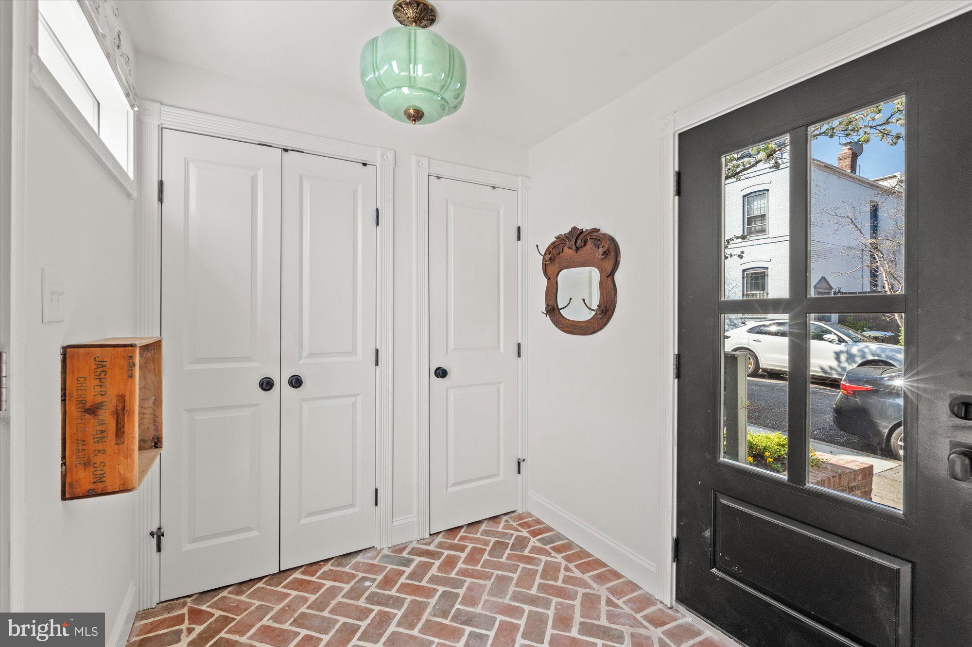 629 PICKFORD PLACE NE