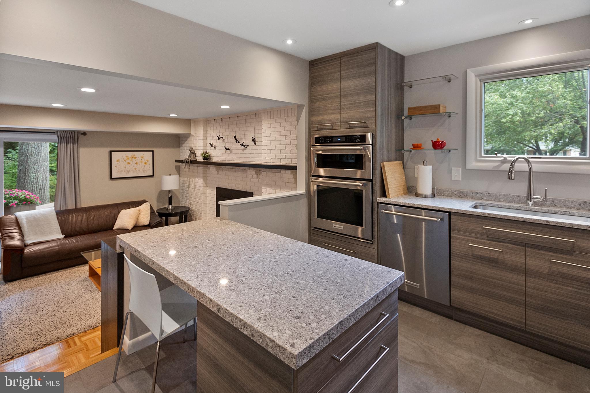 MANHATTAN BEACH - Residential