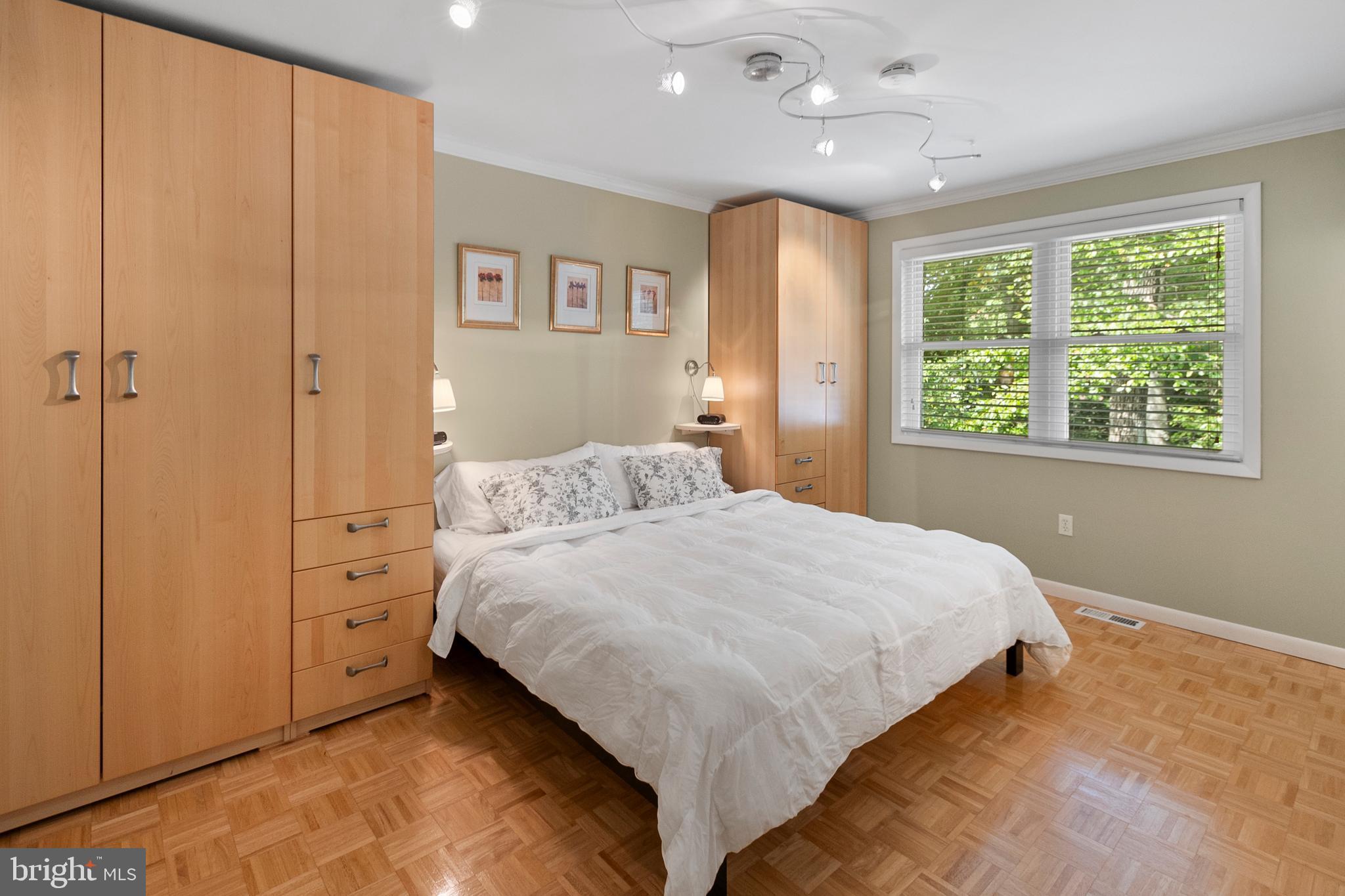 MANHATTAN BEACH - Residential