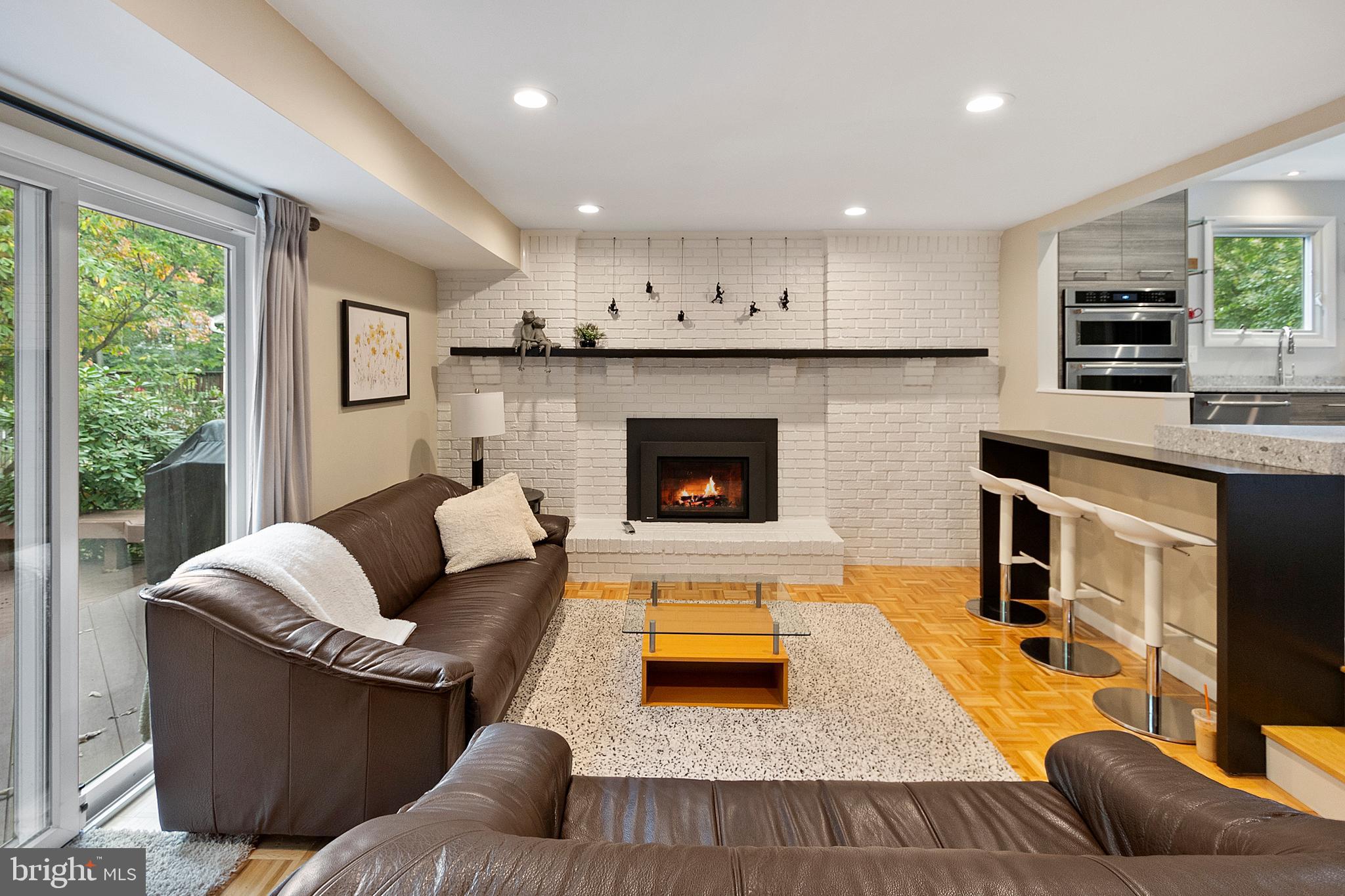 MANHATTAN BEACH - Residential