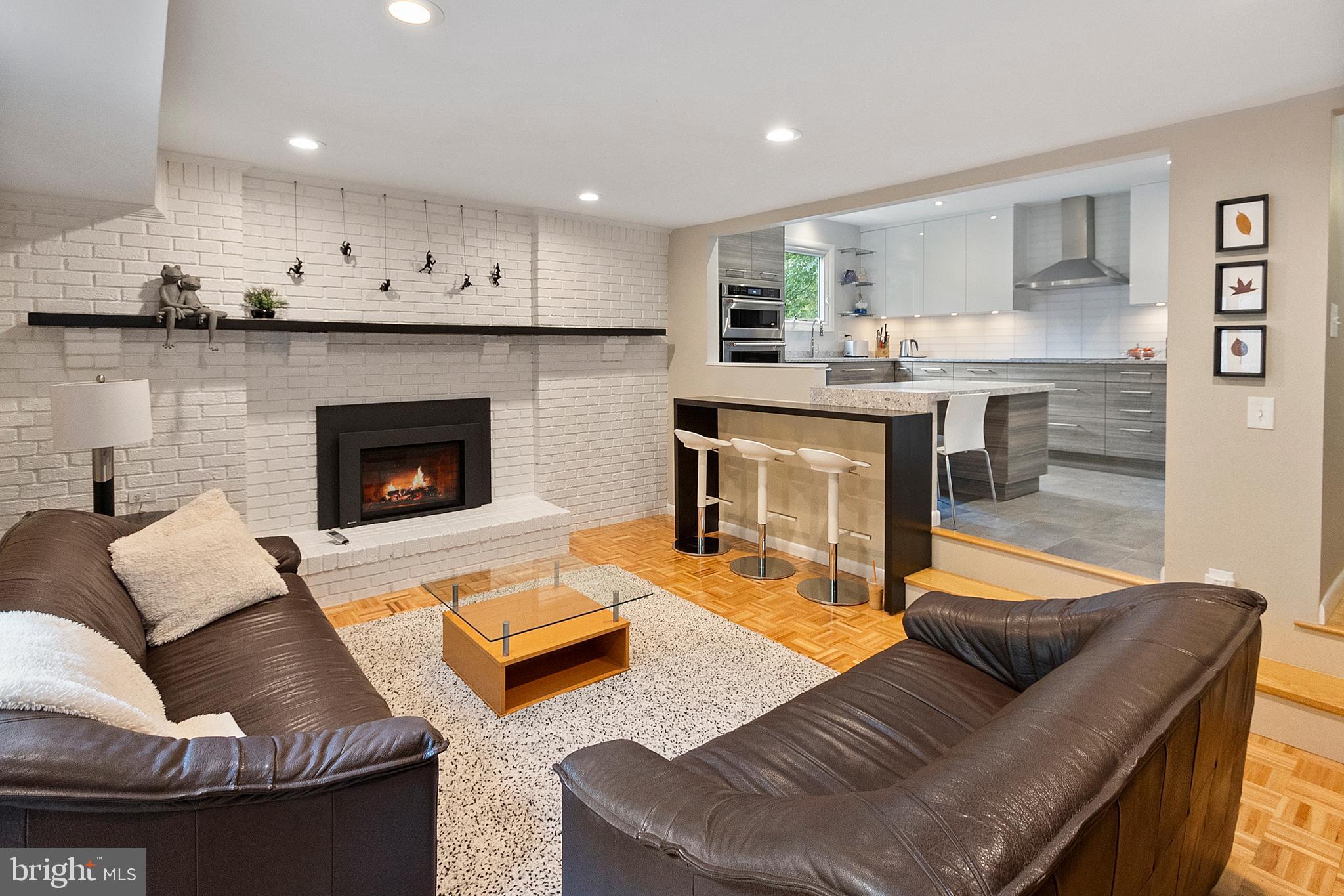 MANHATTAN BEACH - Residential