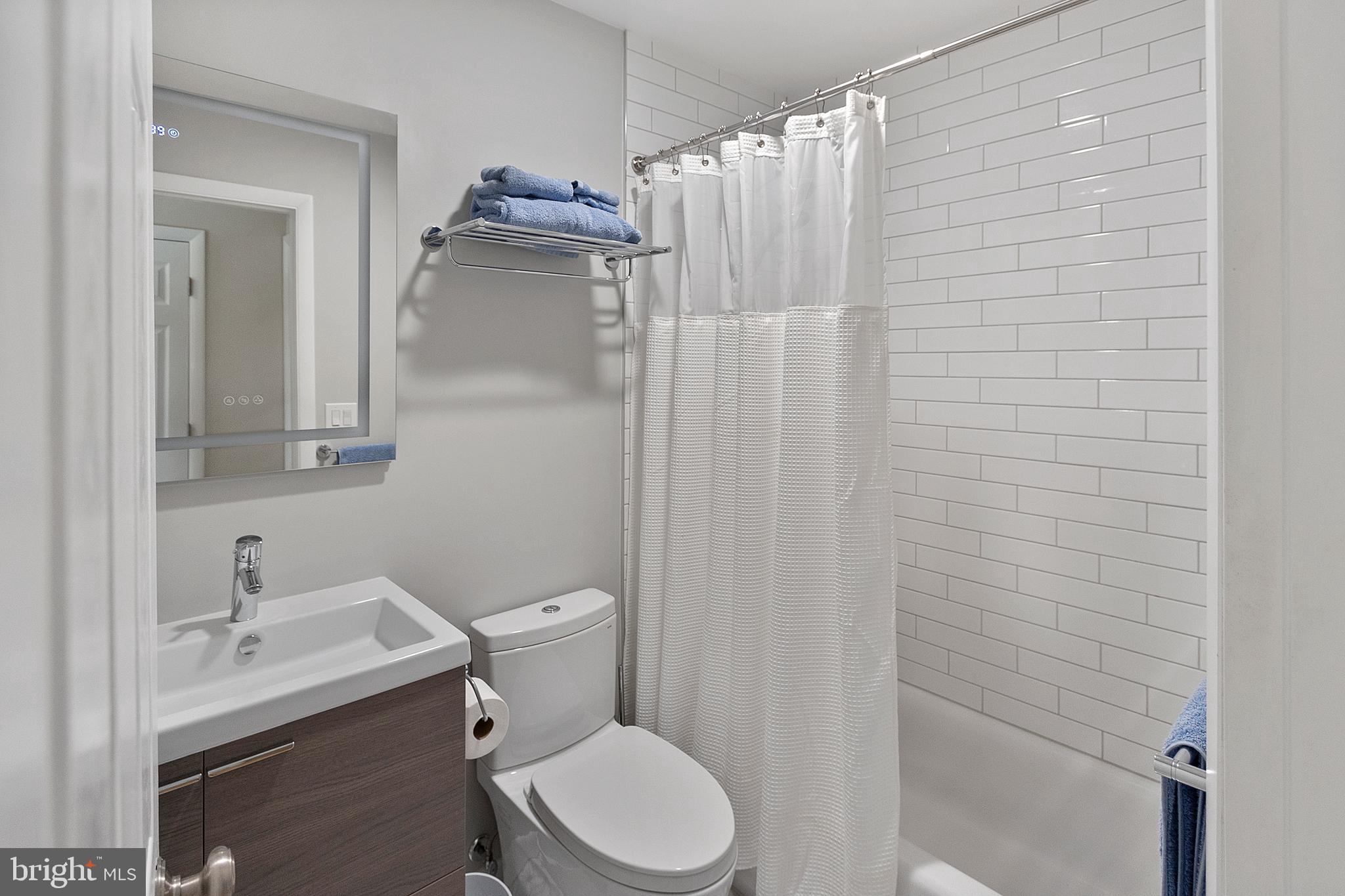 MANHATTAN BEACH - Residential