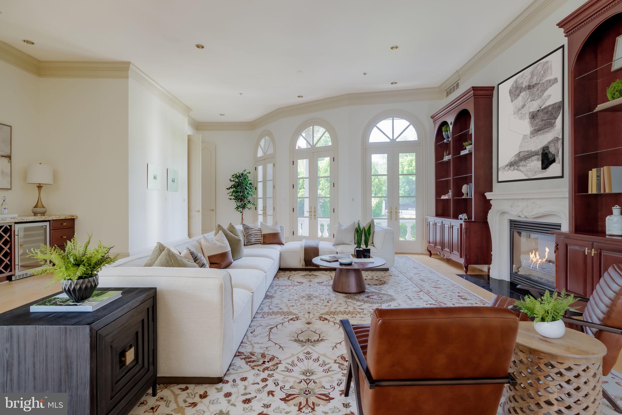 FALCONHURST - Residential