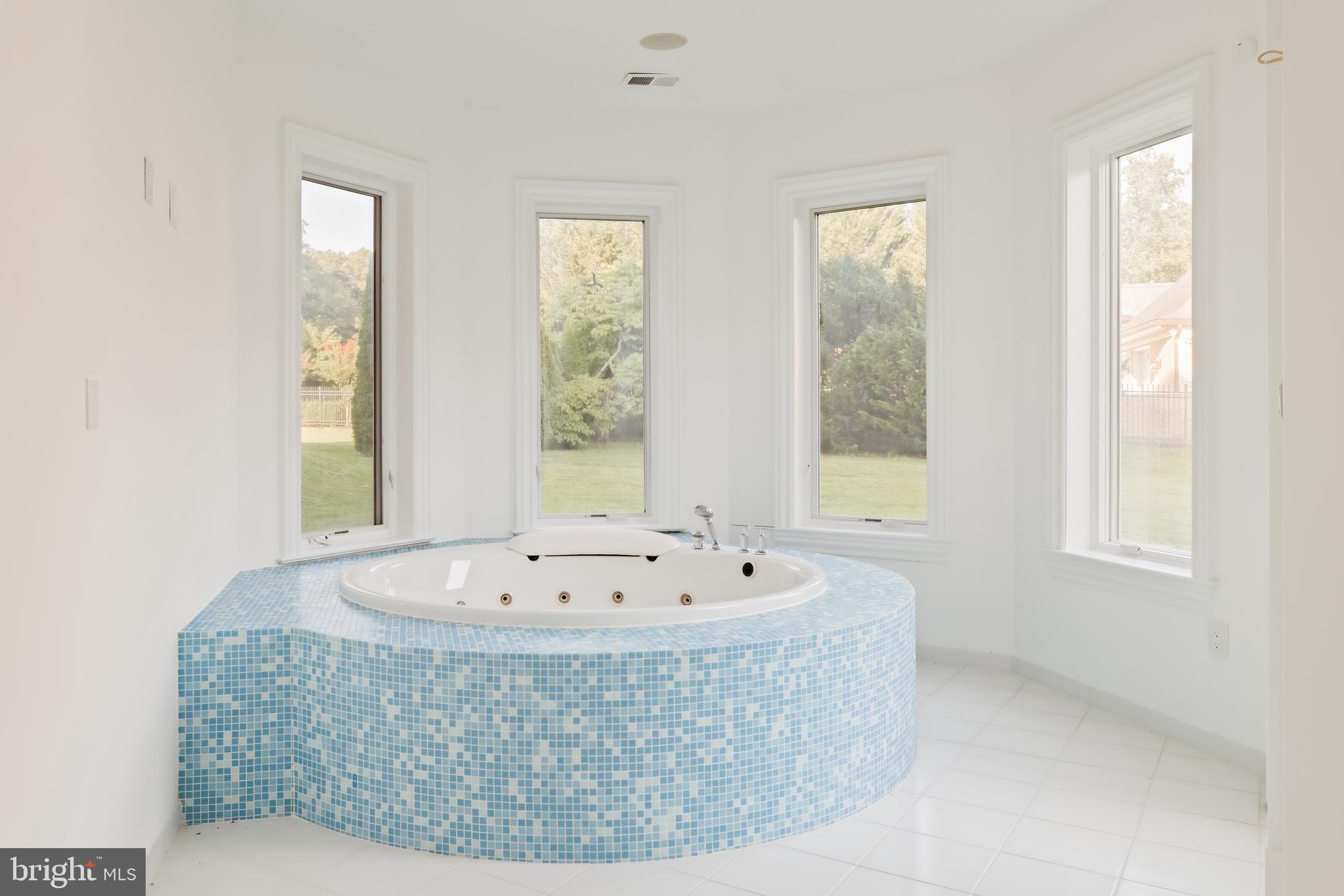 FALCONHURST - Residential