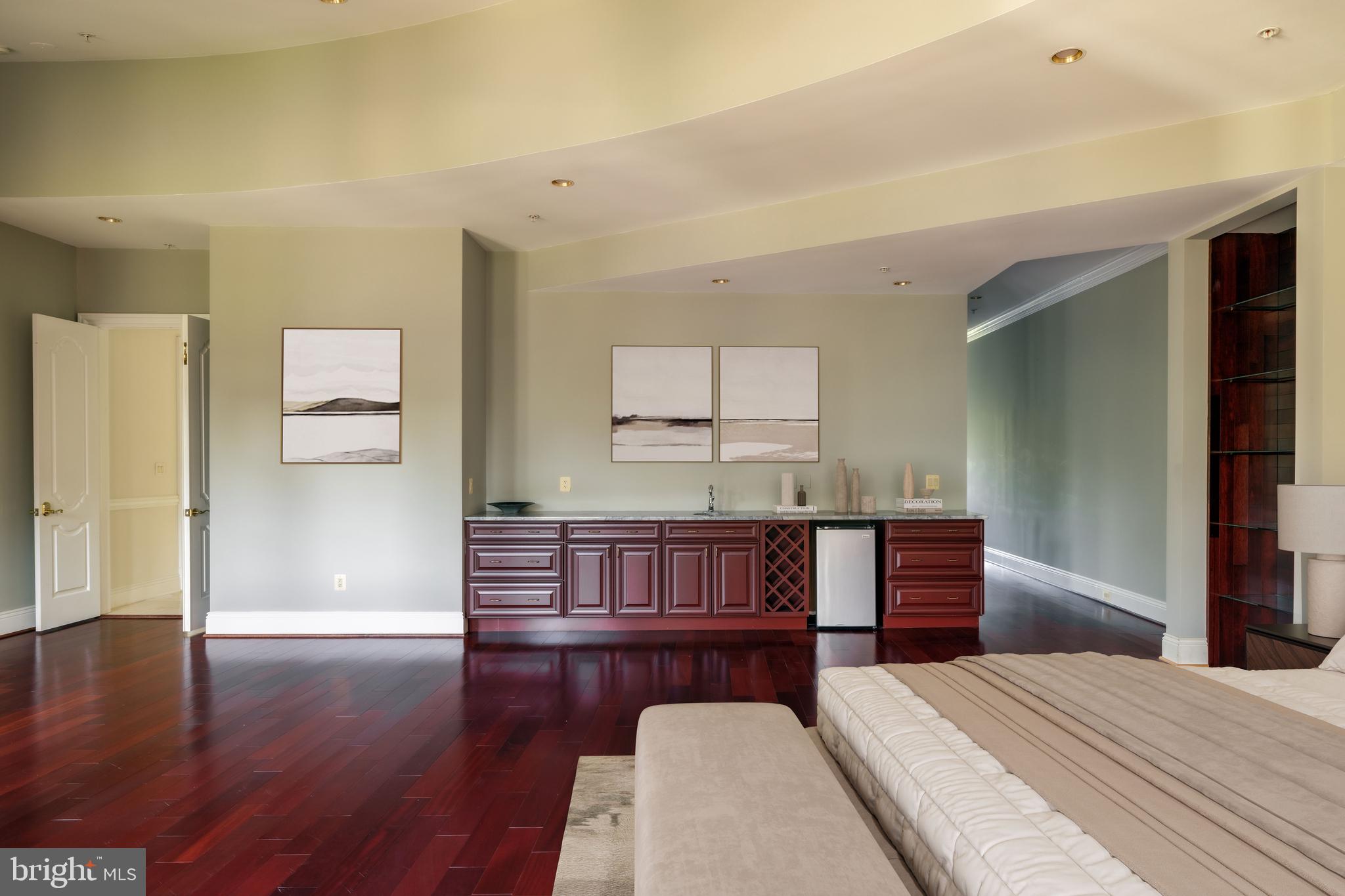 FALCONHURST - Residential