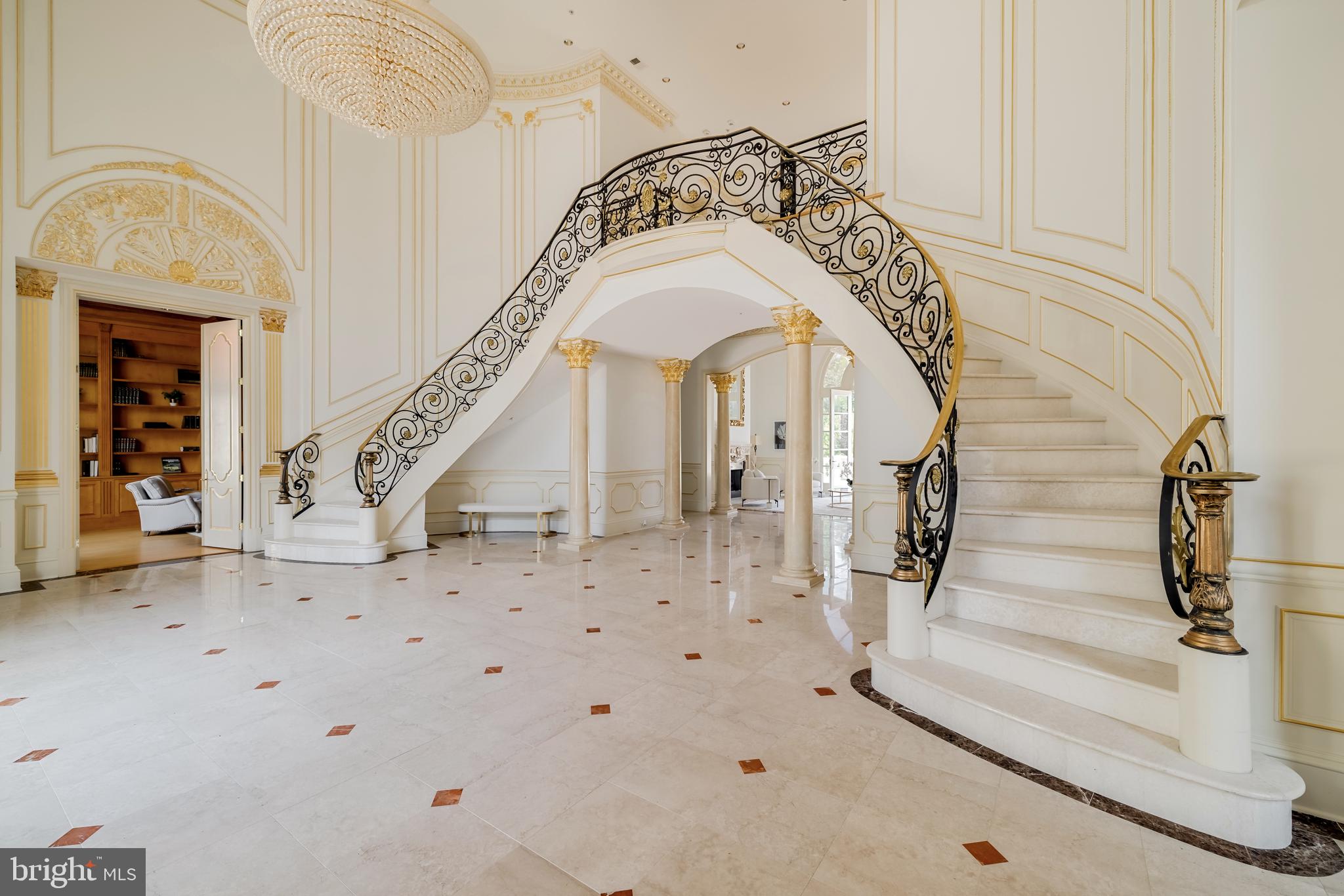 FALCONHURST - Residential