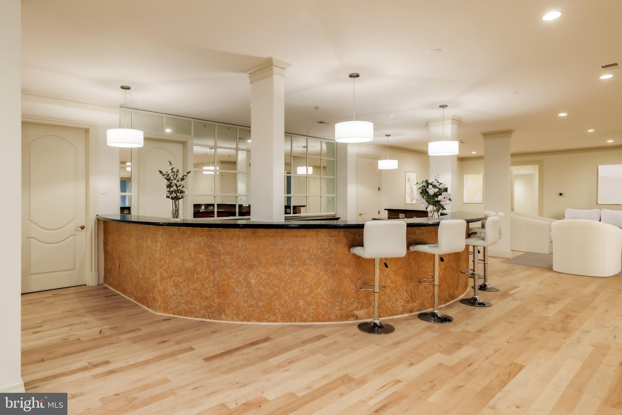 FALCONHURST - Residential