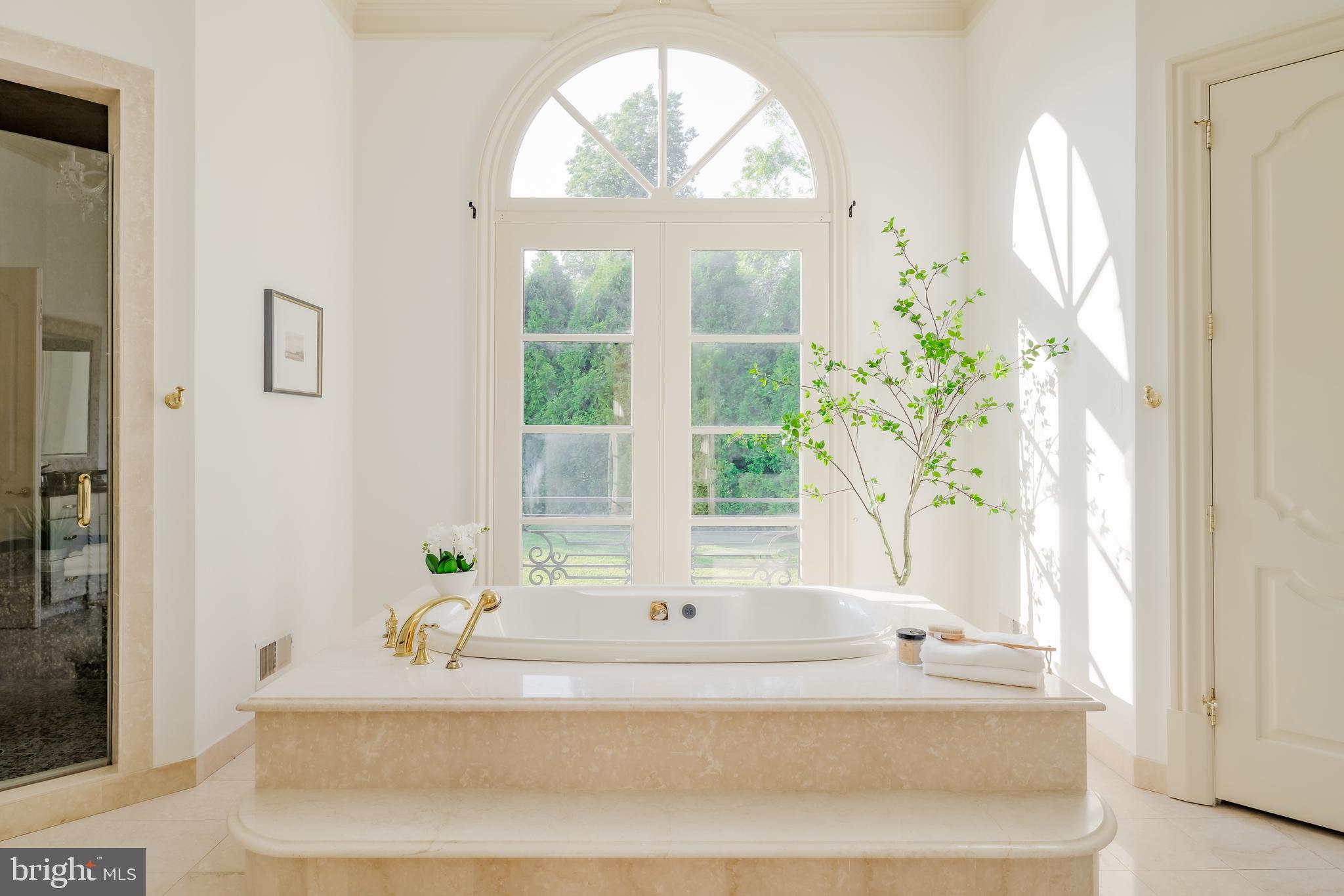 FALCONHURST - Residential