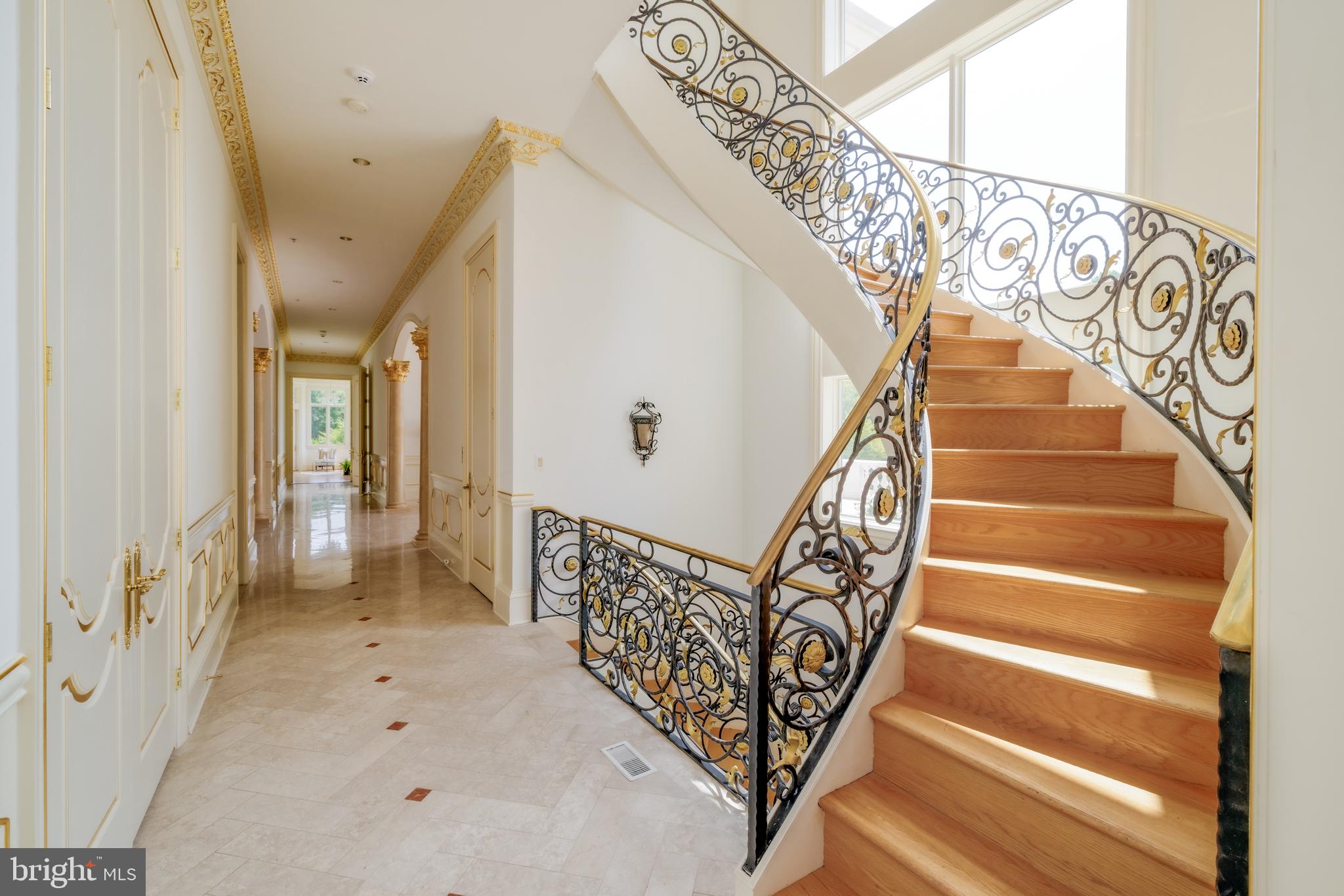 FALCONHURST - Residential