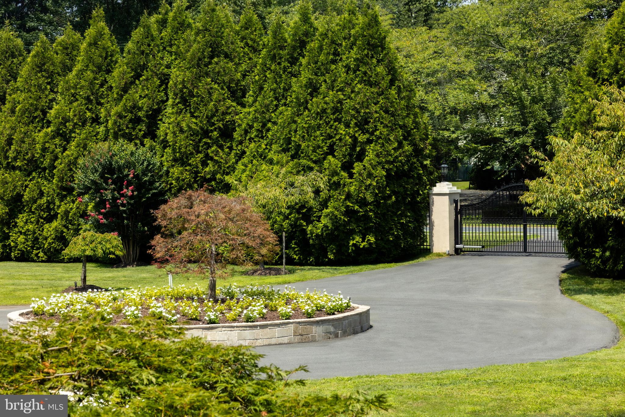 FALCONHURST - Residential