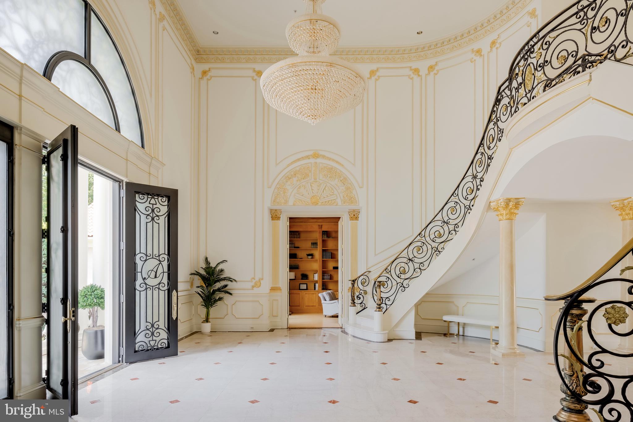 FALCONHURST - Residential