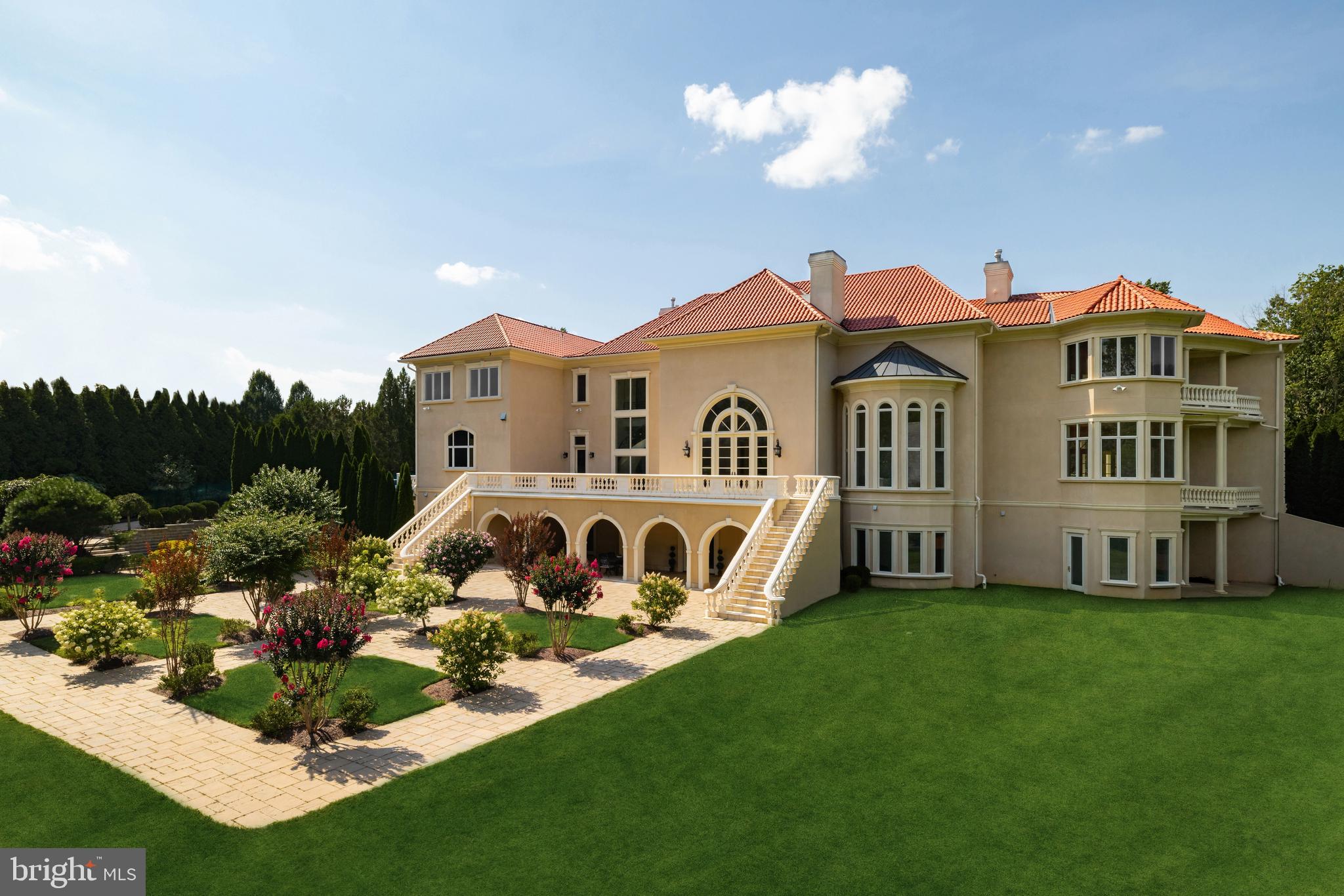 FALCONHURST - Residential