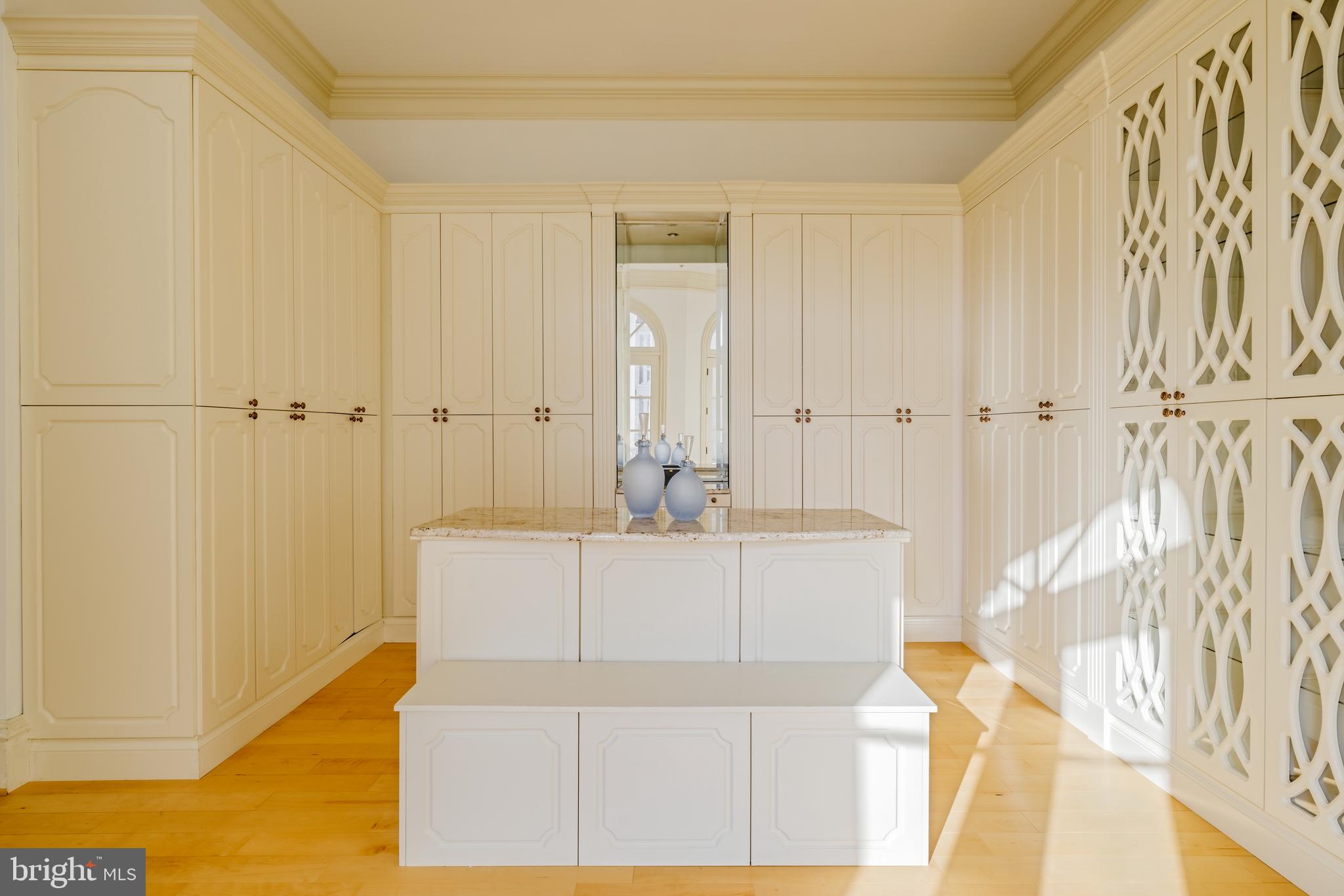 FALCONHURST - Residential