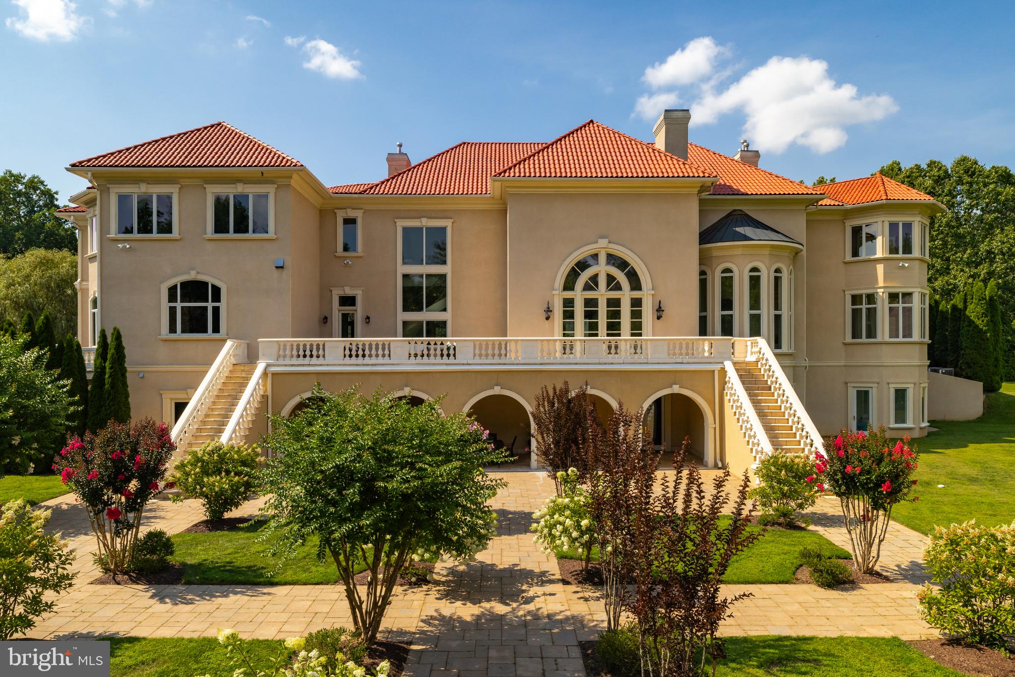 FALCONHURST - Residential