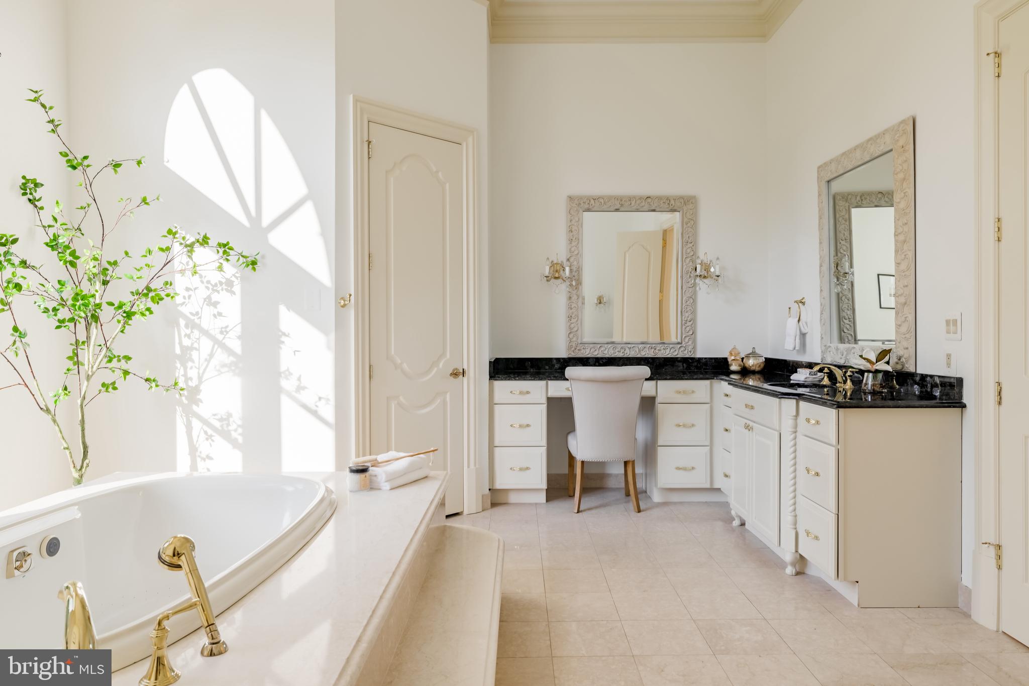 FALCONHURST - Residential