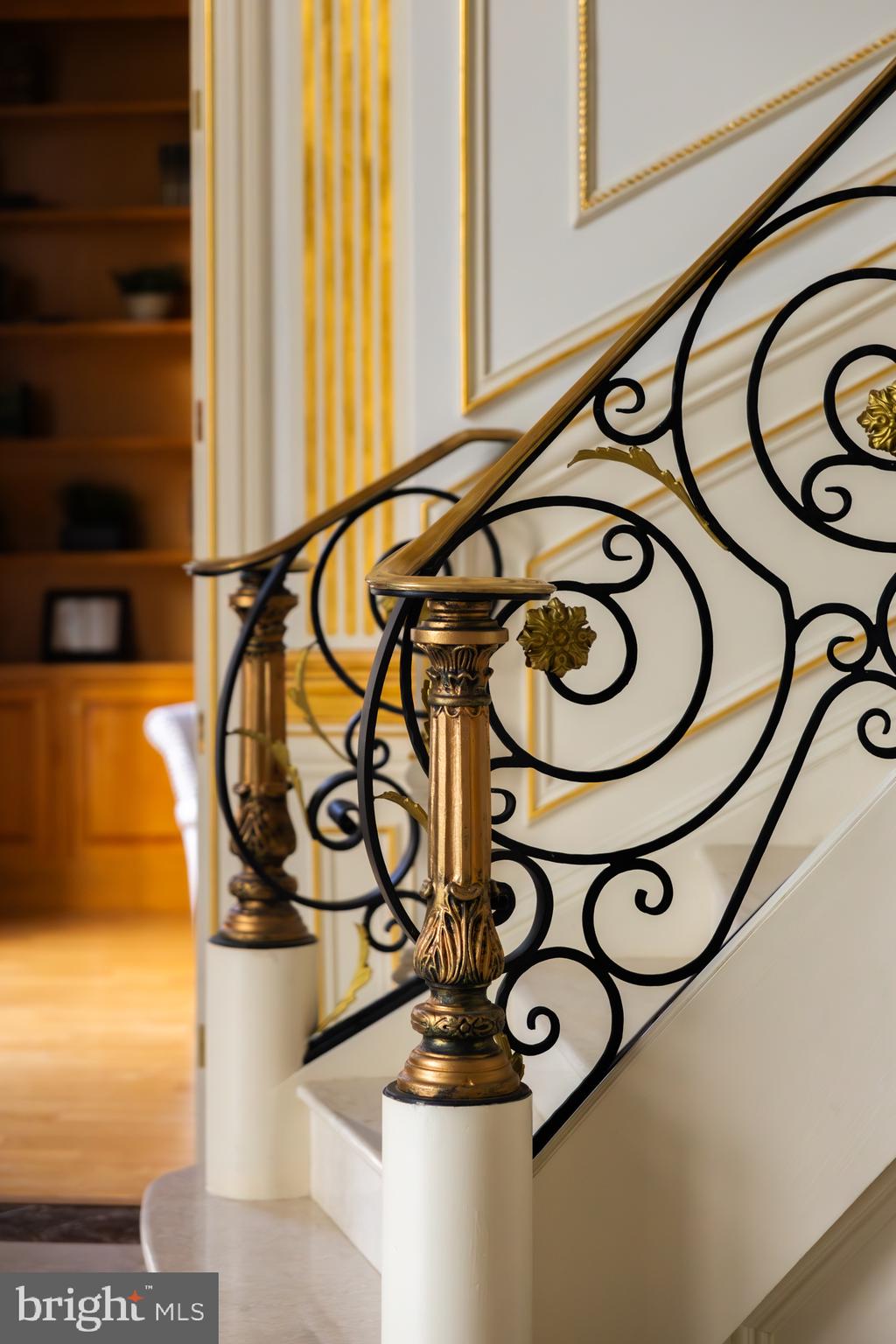 FALCONHURST - Residential