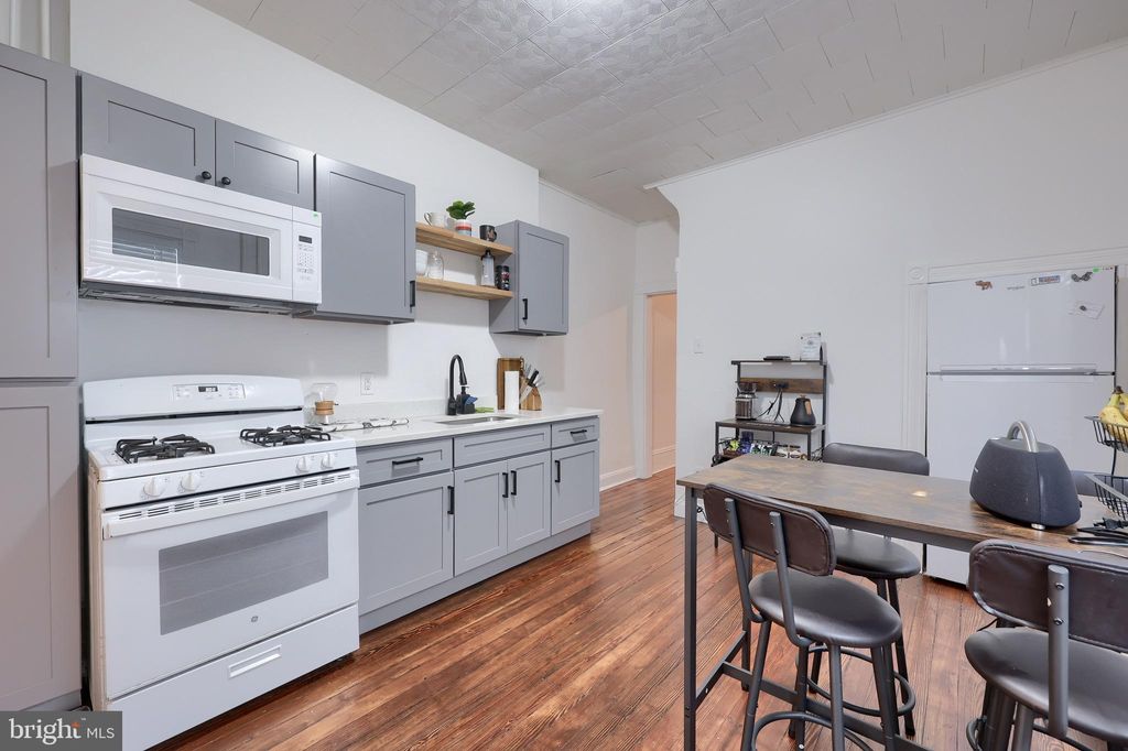 Photo of 37 W James Street, LANCASTER, PA 17603 (MLS # PALA2065958)