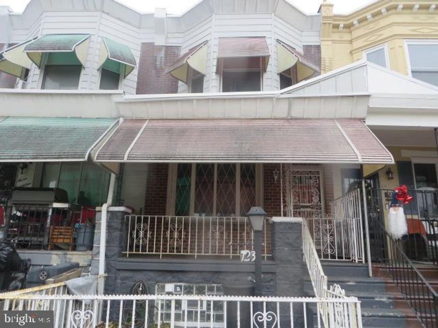 Two story, 3 bedroom, porch front row home located just off of 57th and Catharine street. Front living room, separate dining room and large kitchen on the 1st floor. Three nice sized bedrooms plus full bathroom on the 2nd floor. Large basement plus rear patio. Conveniently located close to Baltimore Pike and Cobbs Creek Park. Excellent West Philly buying opportunity for all buyers.