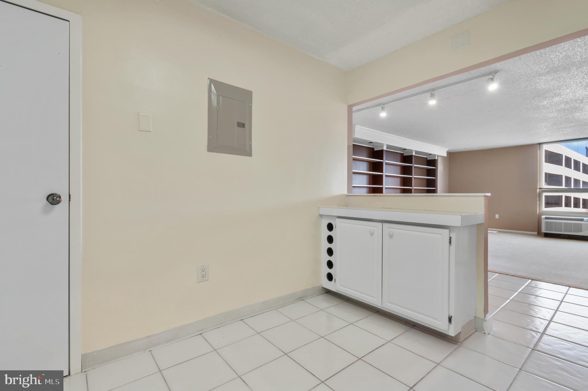 THE RIDGELY - Residential Lease