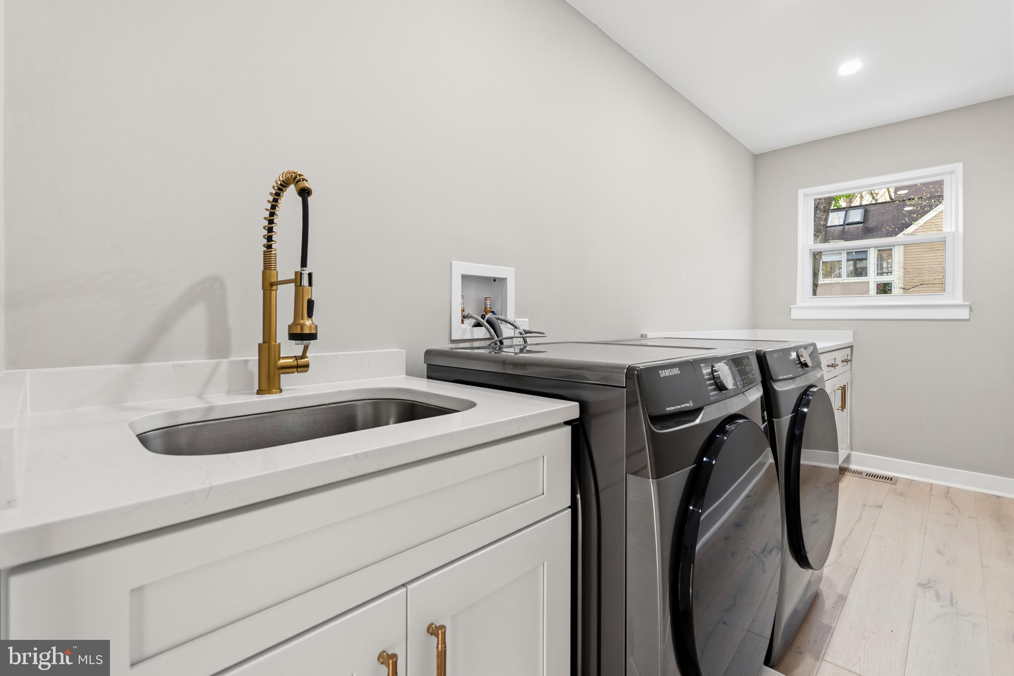 RESTON - Residential