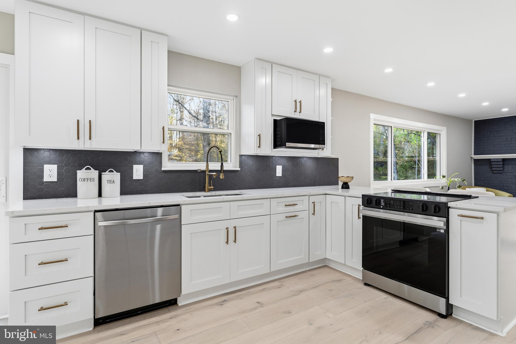 RESTON - Residential