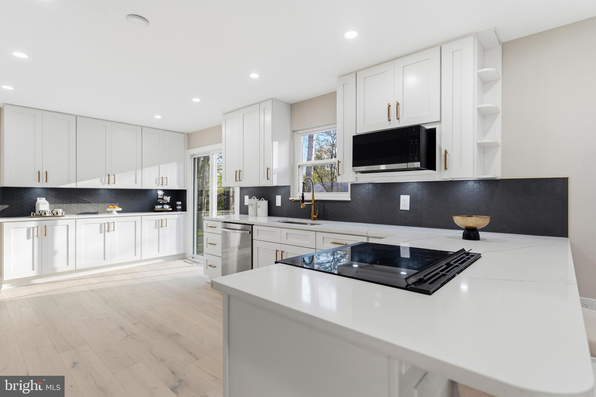 RESTON - Residential