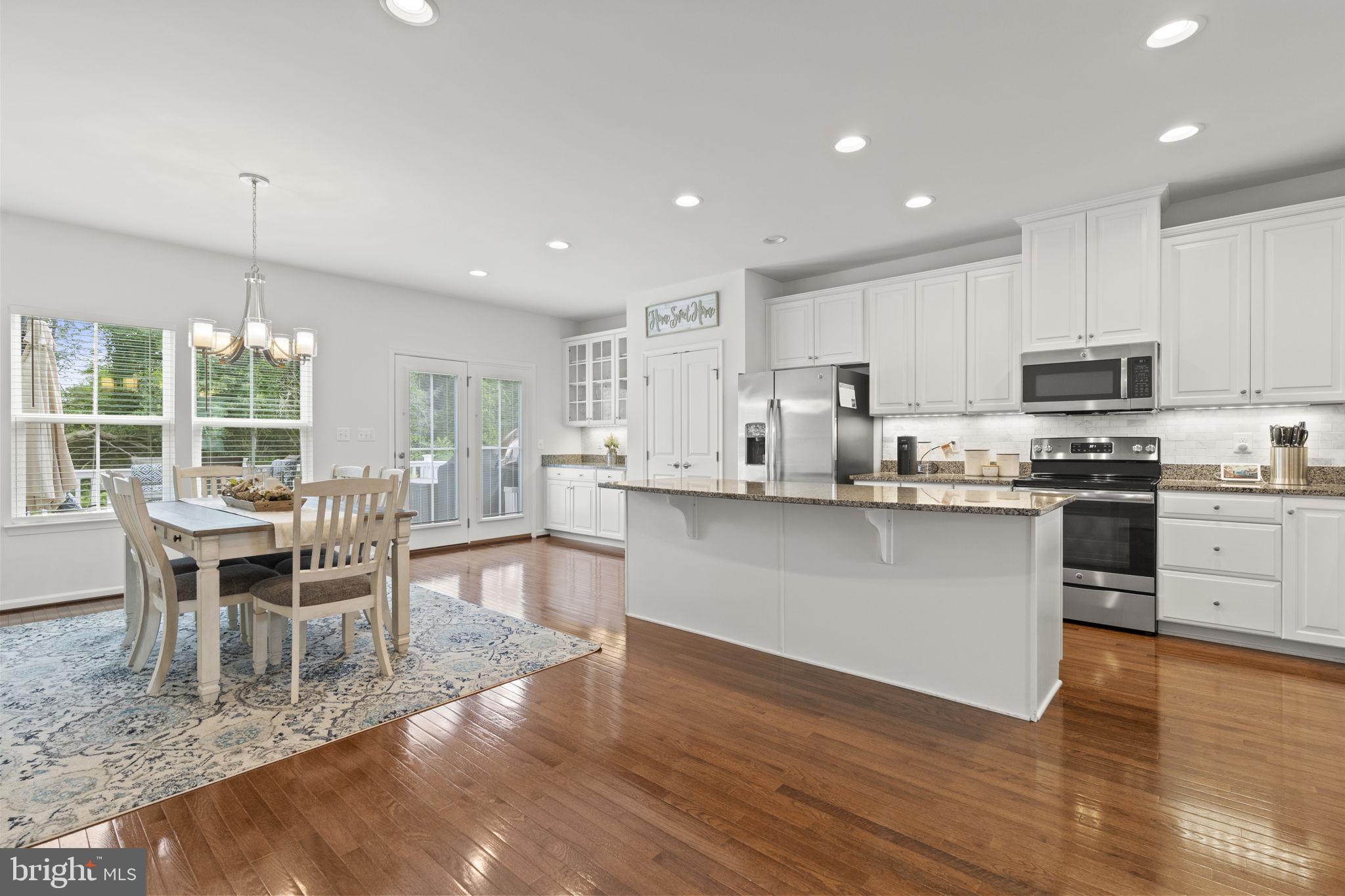 BRADLEY SQUARE - Residential