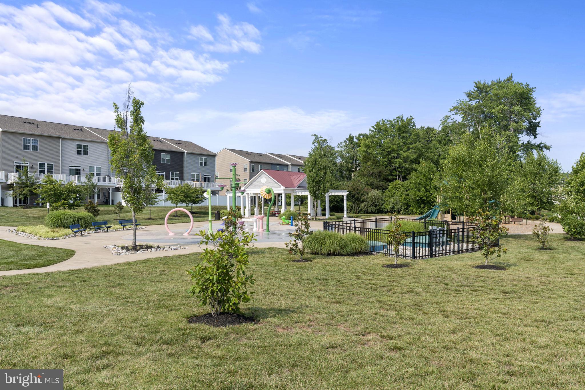 BRADLEY SQUARE - Residential