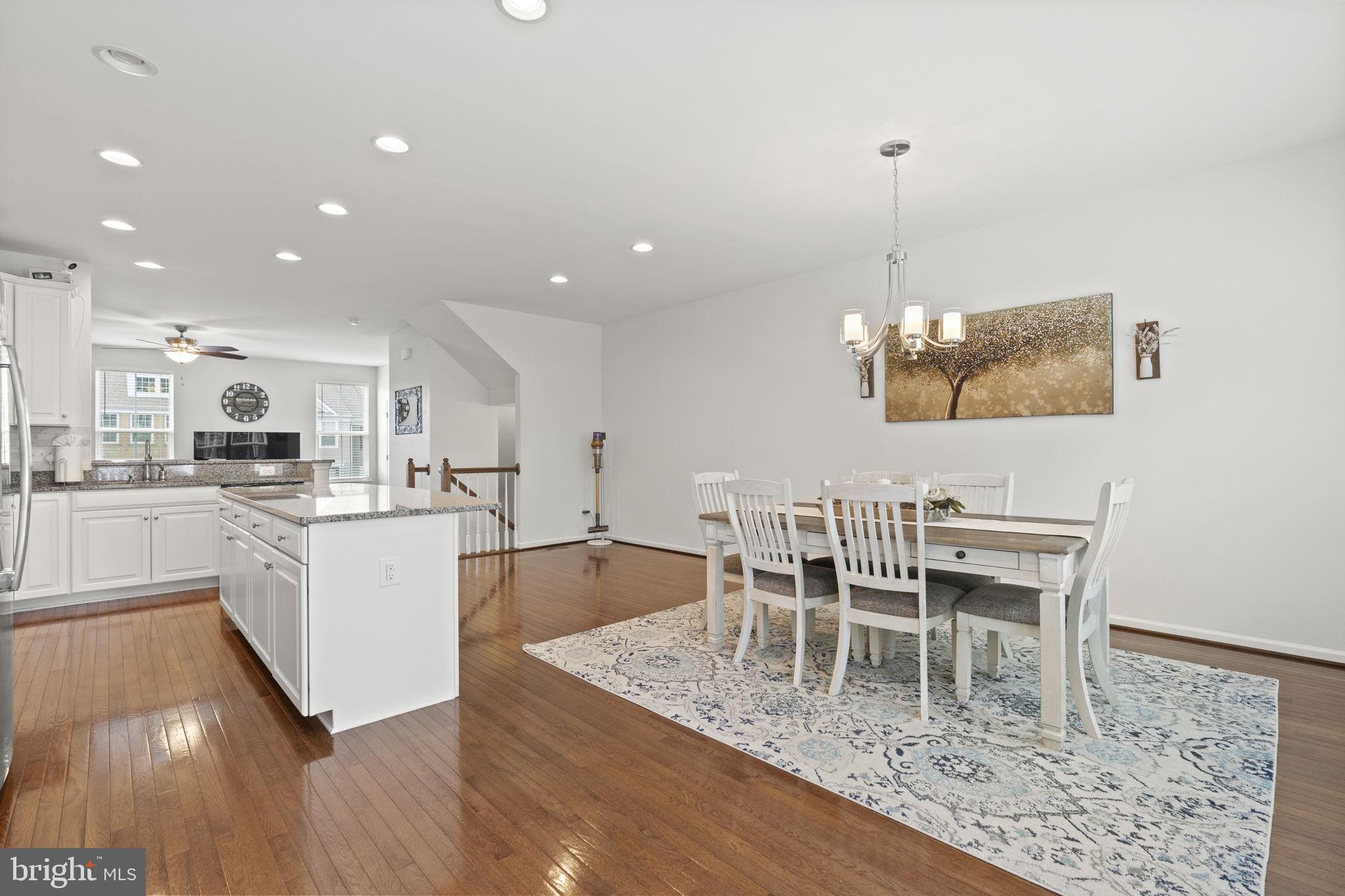 BRADLEY SQUARE - Residential