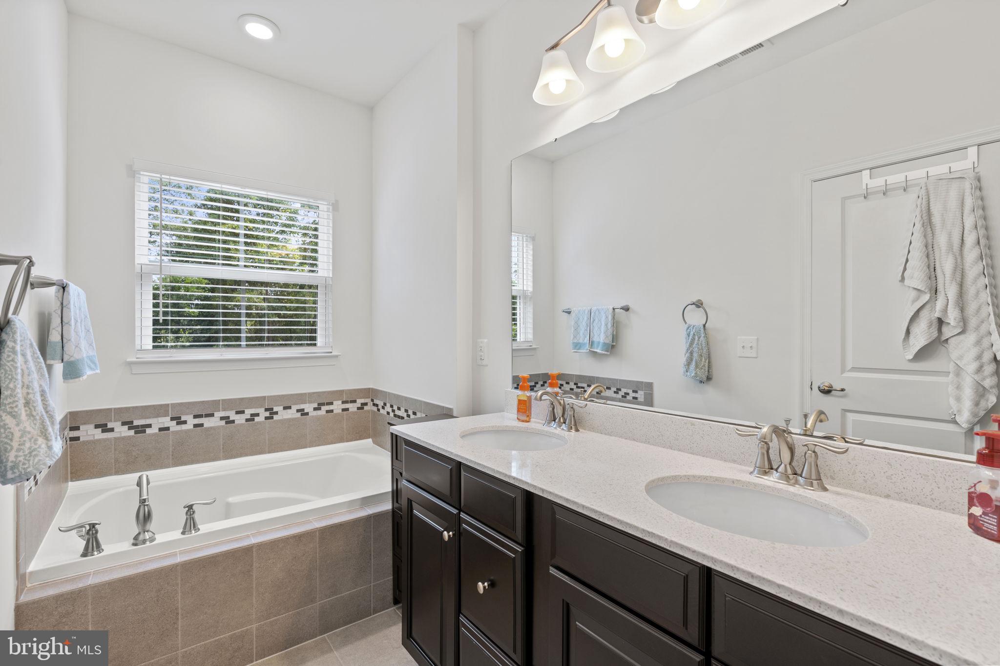 BRADLEY SQUARE - Residential