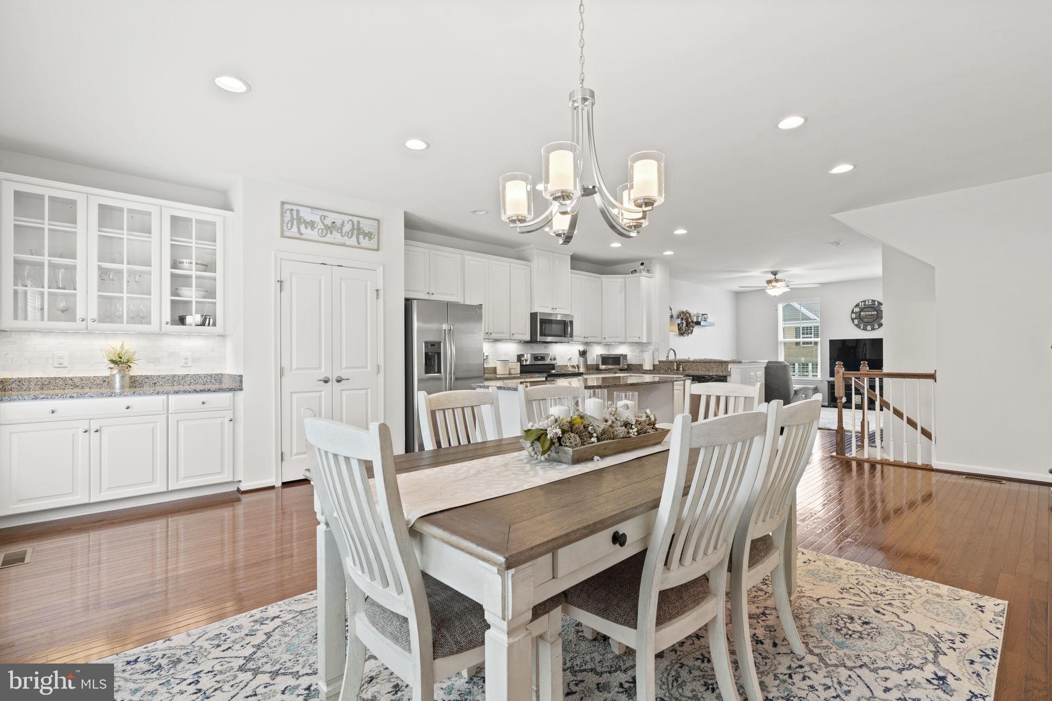 BRADLEY SQUARE - Residential