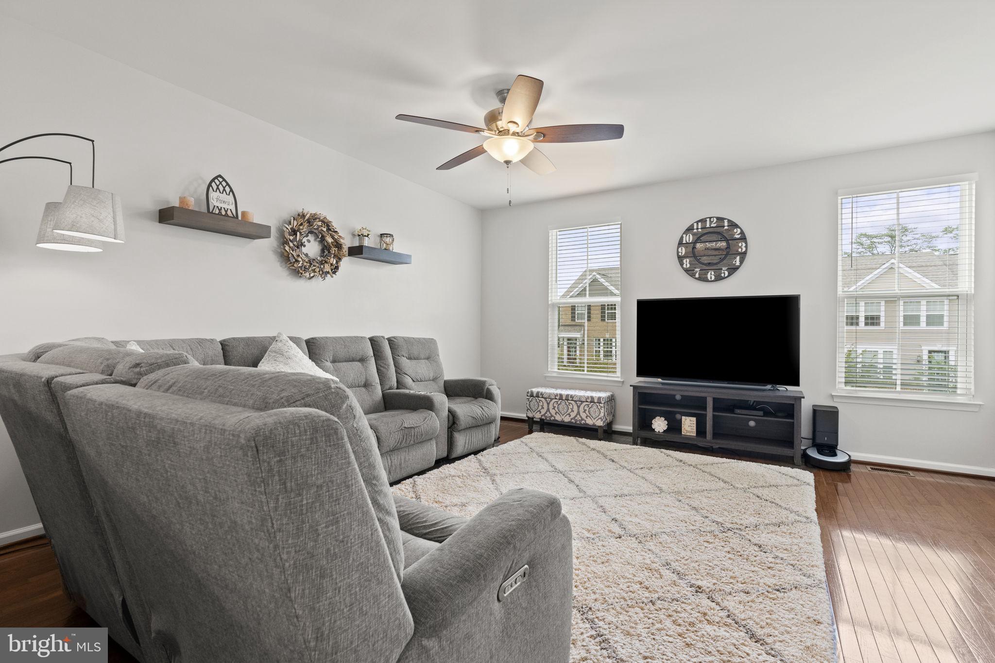 BRADLEY SQUARE - Residential