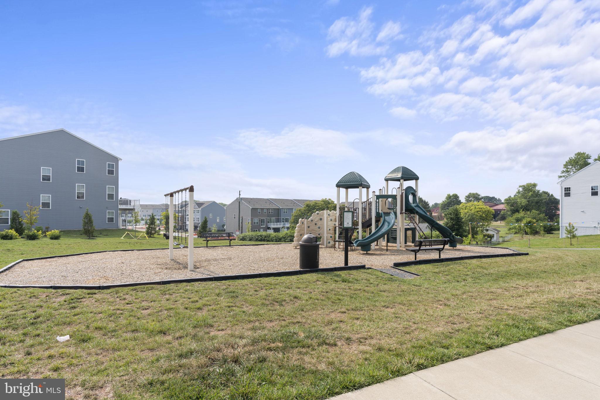 BRADLEY SQUARE - Residential