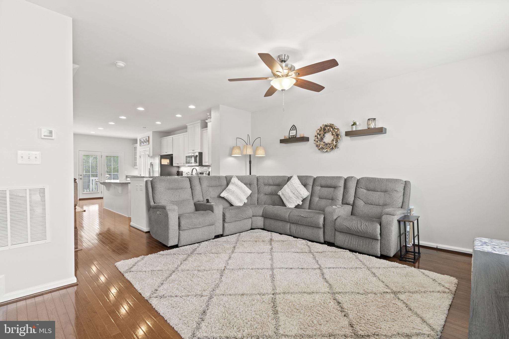 BRADLEY SQUARE - Residential