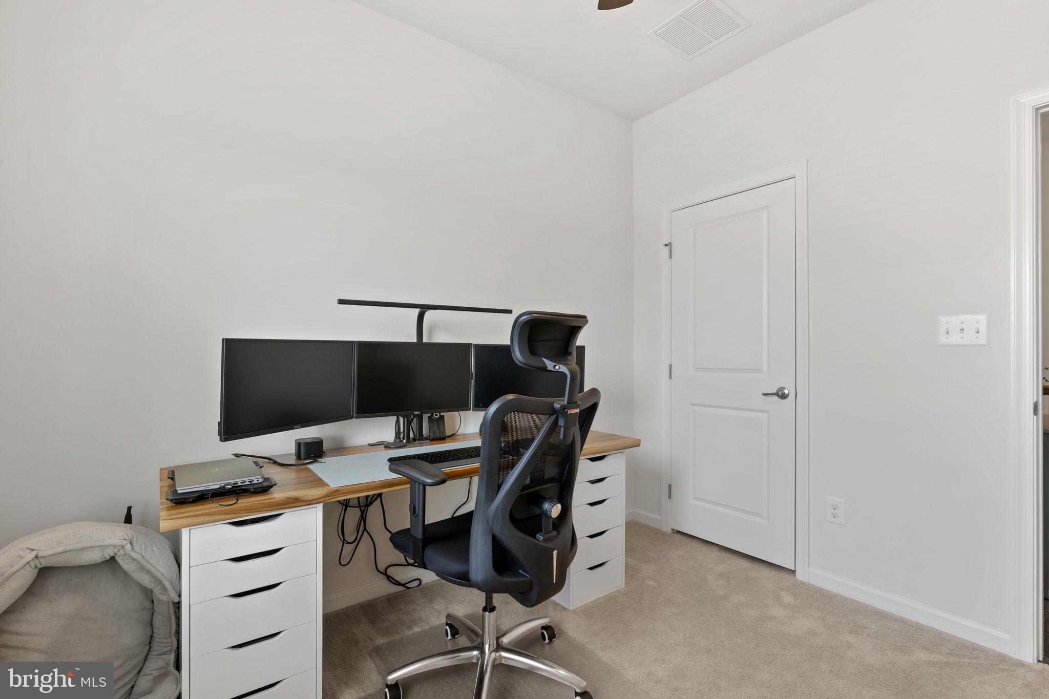 BRADLEY SQUARE - Residential