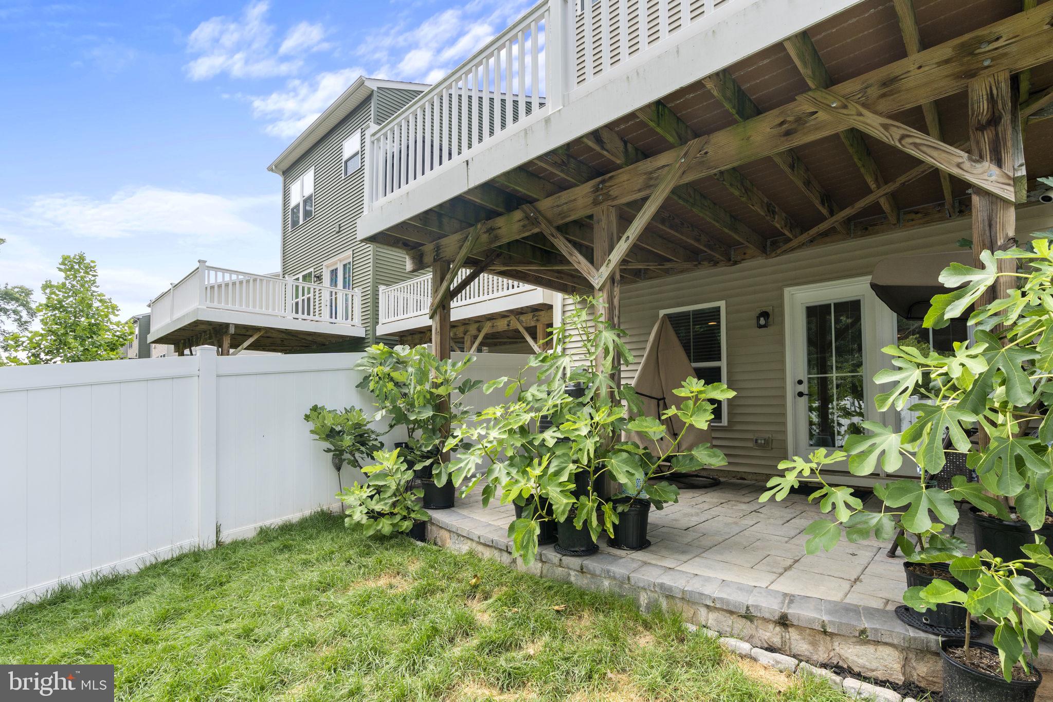 BRADLEY SQUARE - Residential