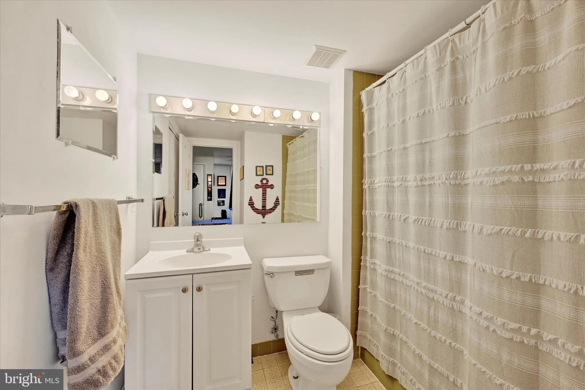 Annapolis, Maryland 21401, United States, 1 Bedroom Bedrooms, ,1 BathroomBathrooms,Residential,Coming Soon,214834