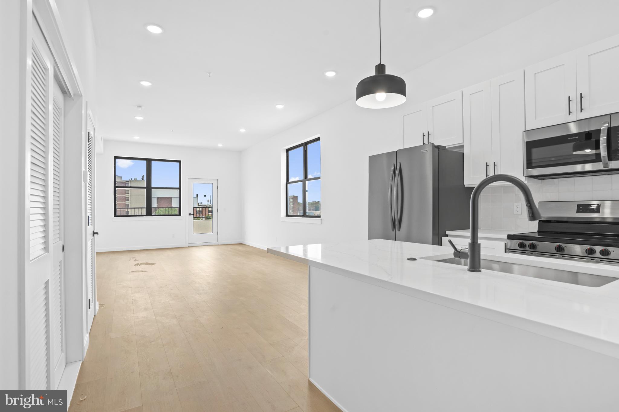 PORT RICHMOND - Residential Lease