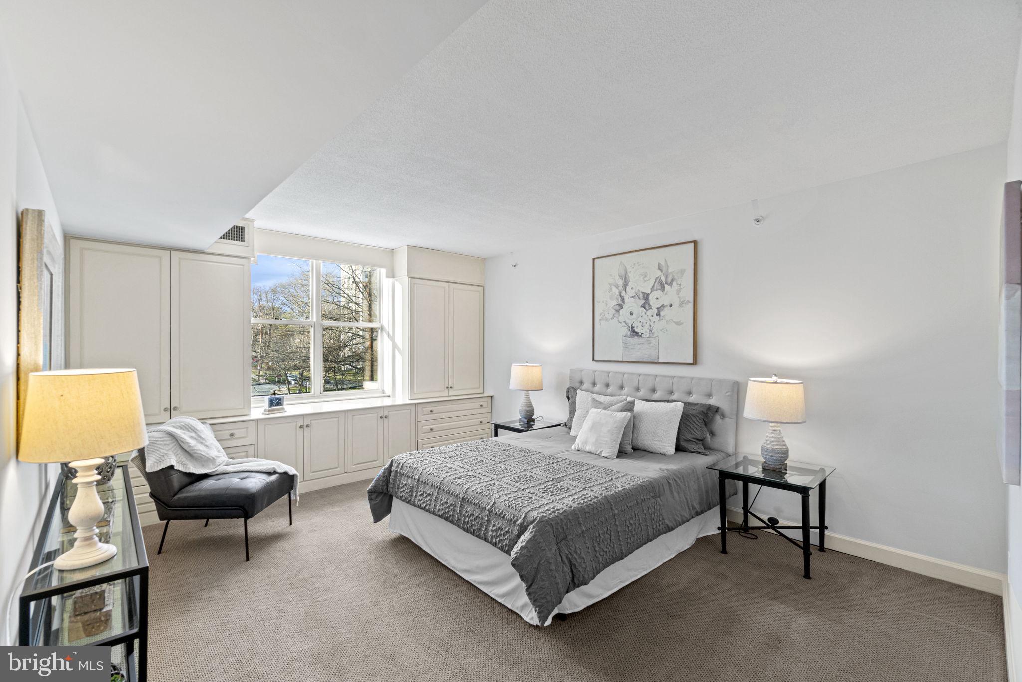 MADISON PARK CONDOMINIUMS - Residential