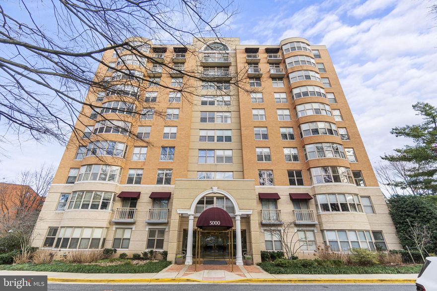 You won't want to miss this spacious unit in the heart of Bethesda!  Upon entry, the first thing you notice is all the windows and natural light.  The eat-in kitchen and open floorplan is perfect for entertaining.  Plus, there is a balcony for your morning coffee or dining al fresco.  The primary bedroom has beautiful built-ins, a walk-in closet, and a large attached bath with standing shower, soaking tub, and double vanity.  There is plenty of storage throughout and washer/dryer in the unit.

The location is a major highlight: both the Bethesda and NIH metros are less than a mile away; close to NIH, Walter Reed, 495 & 270; easy access to all the shops and restaurants Bethesda has to offer; Battery Lane Park (just one block away) offers a playground, tennis court, and basketball court; Water and sewer are included in the monthly condo fee.