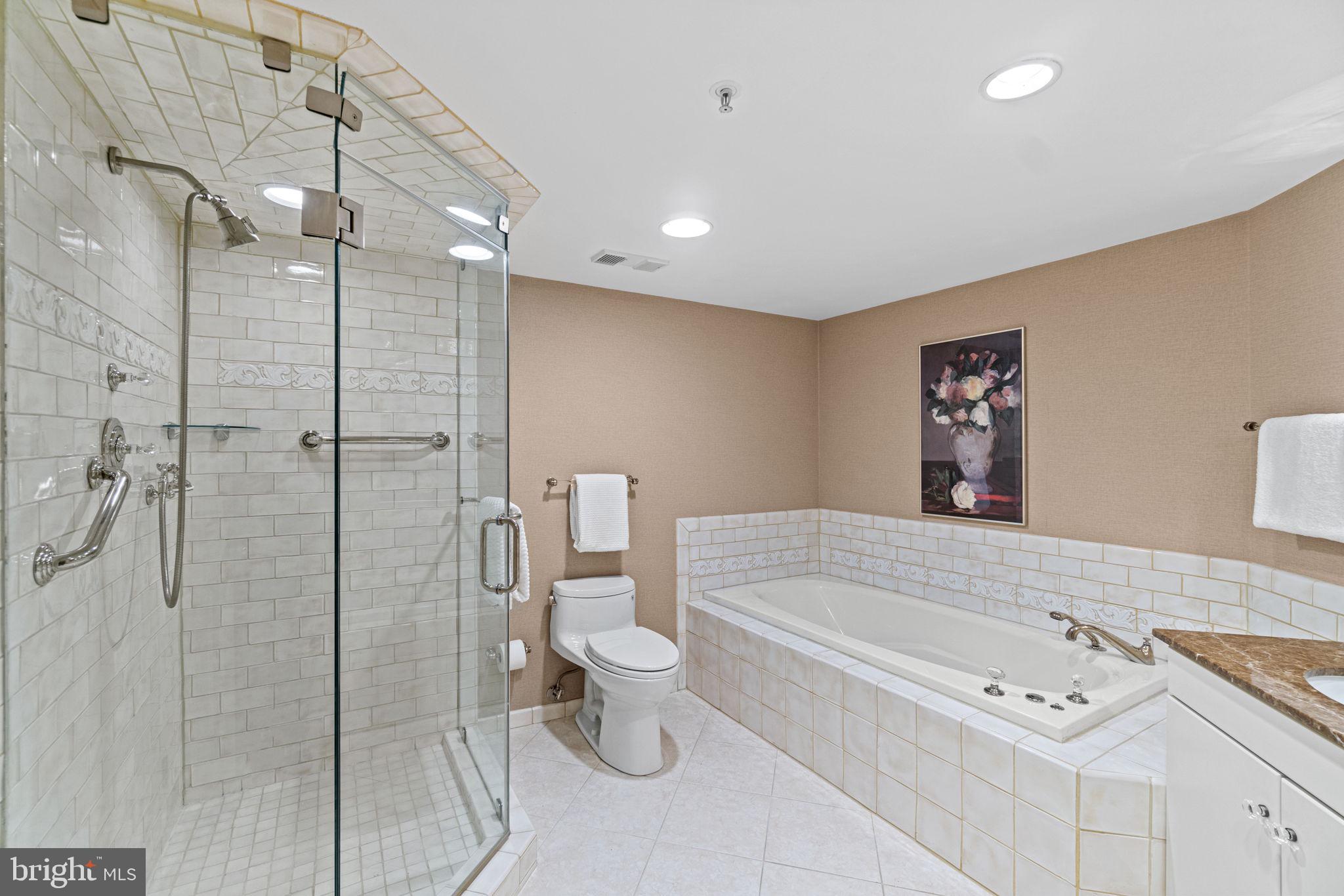 MADISON PARK CONDOMINIUMS - Residential