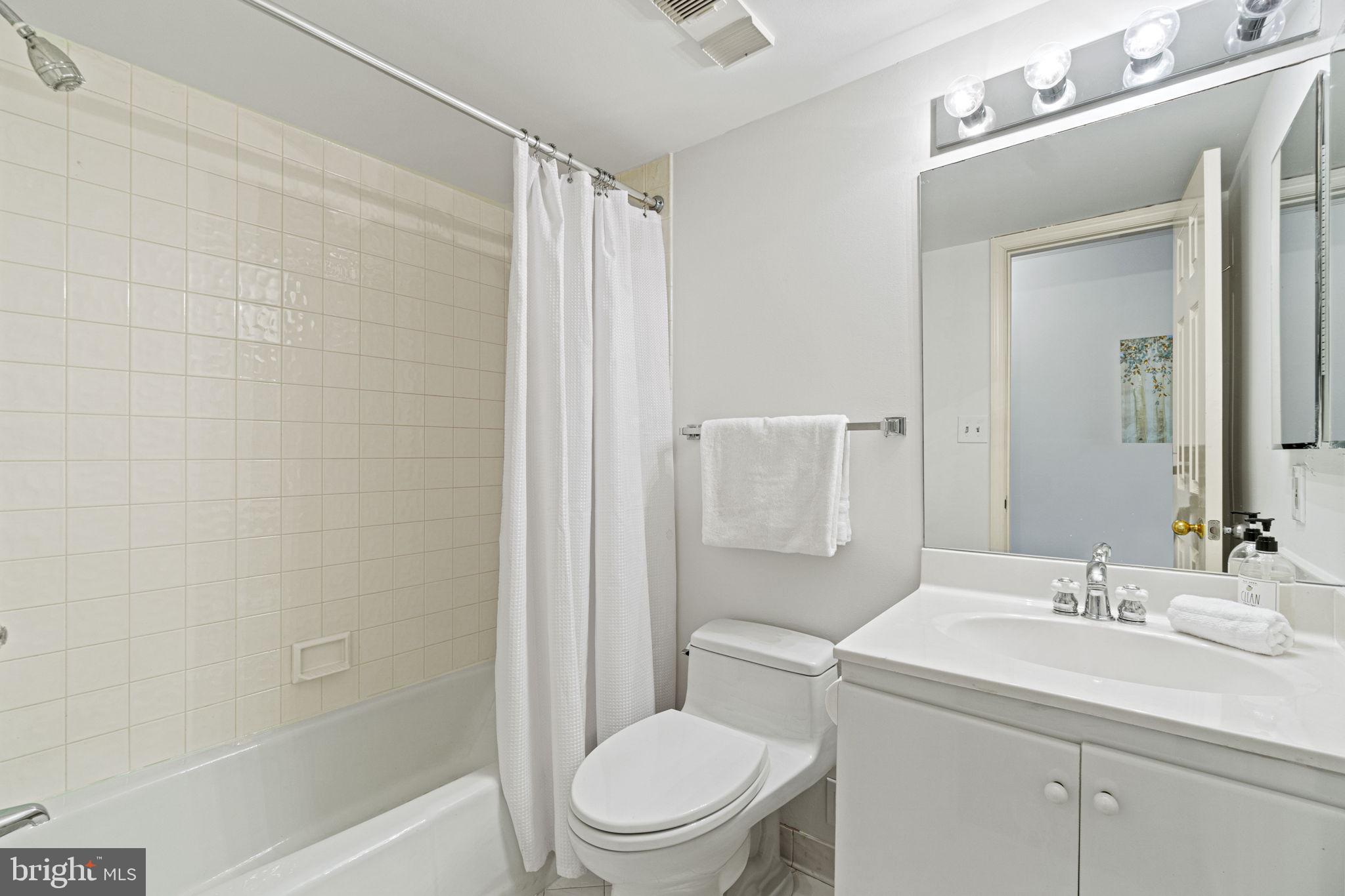 MADISON PARK CONDOMINIUMS - Residential