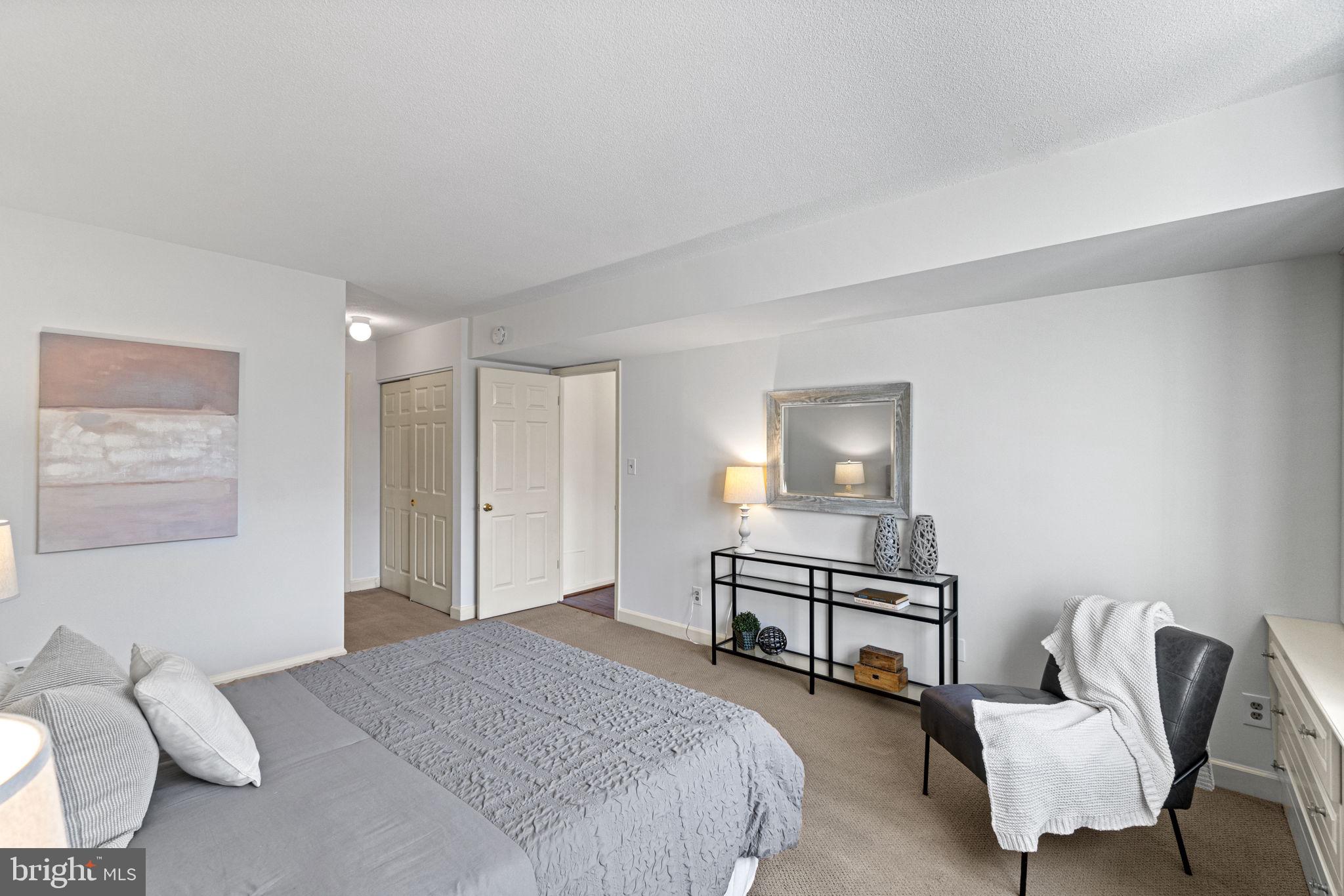 MADISON PARK CONDOMINIUMS - Residential