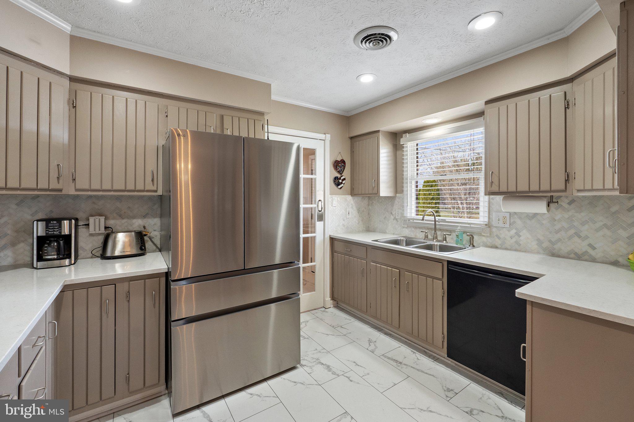 LYNN HEIGHTS - Residential