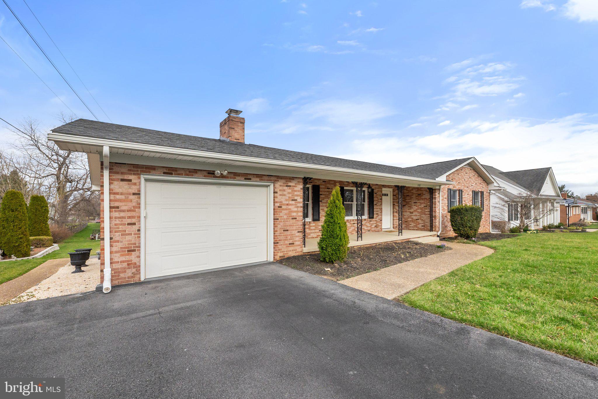 LYNN HEIGHTS - Residential